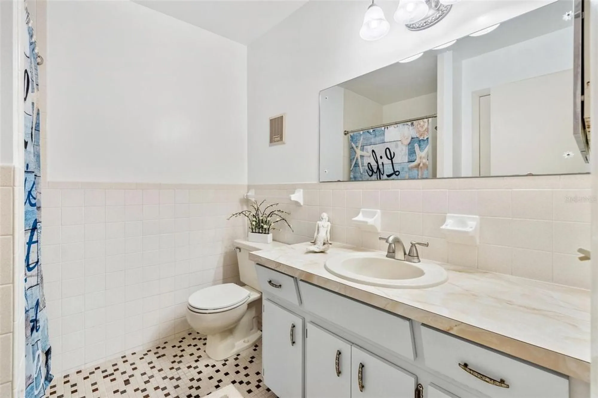 Property Slideshow image 14 of 64 | 2253 norwegian dr 51, Clearwater, FL, 33763