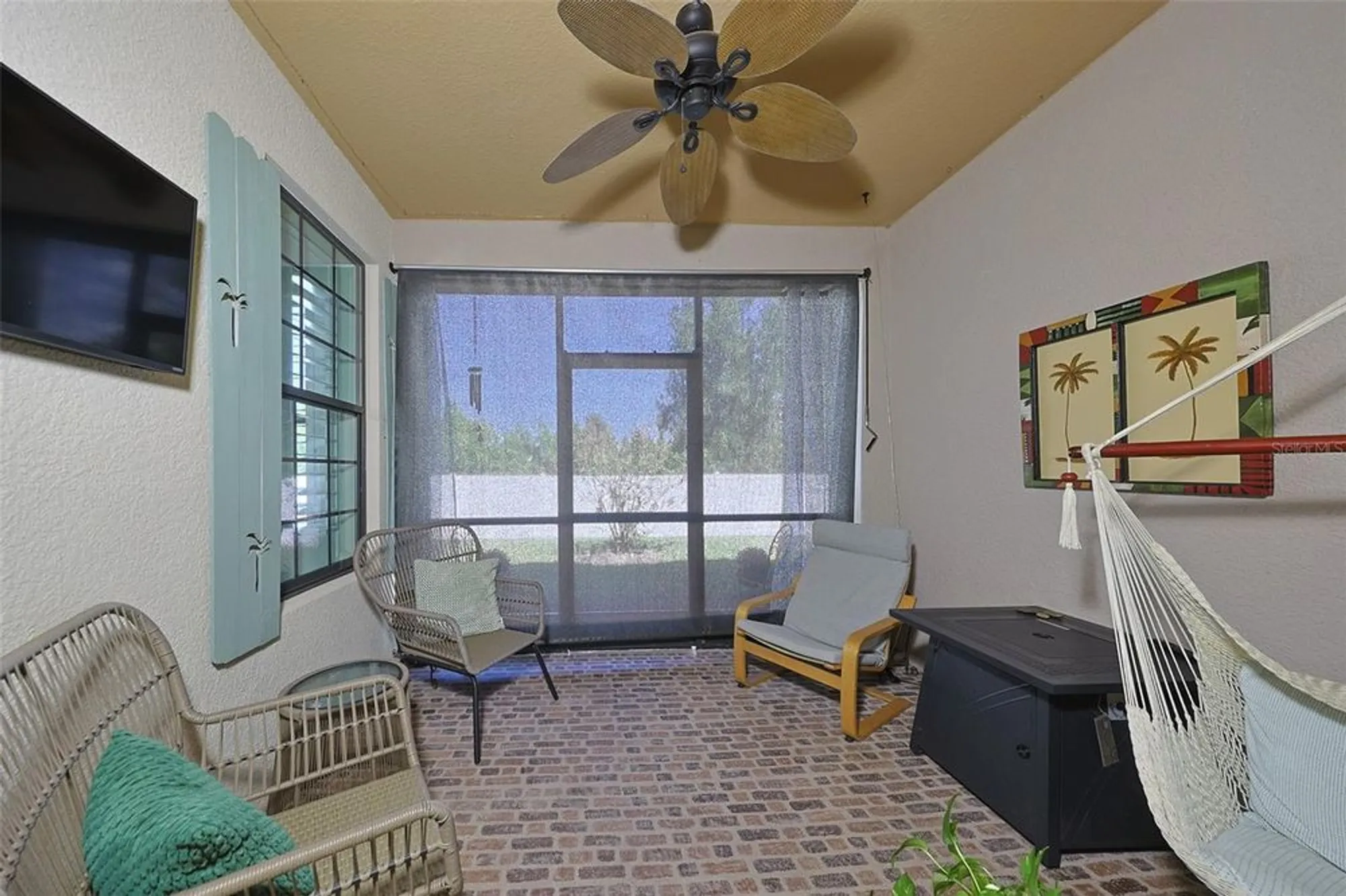 Property Slideshow image 26 of 70 | 329 bluewater falls ct, Apollo Beach, FL, 33572
