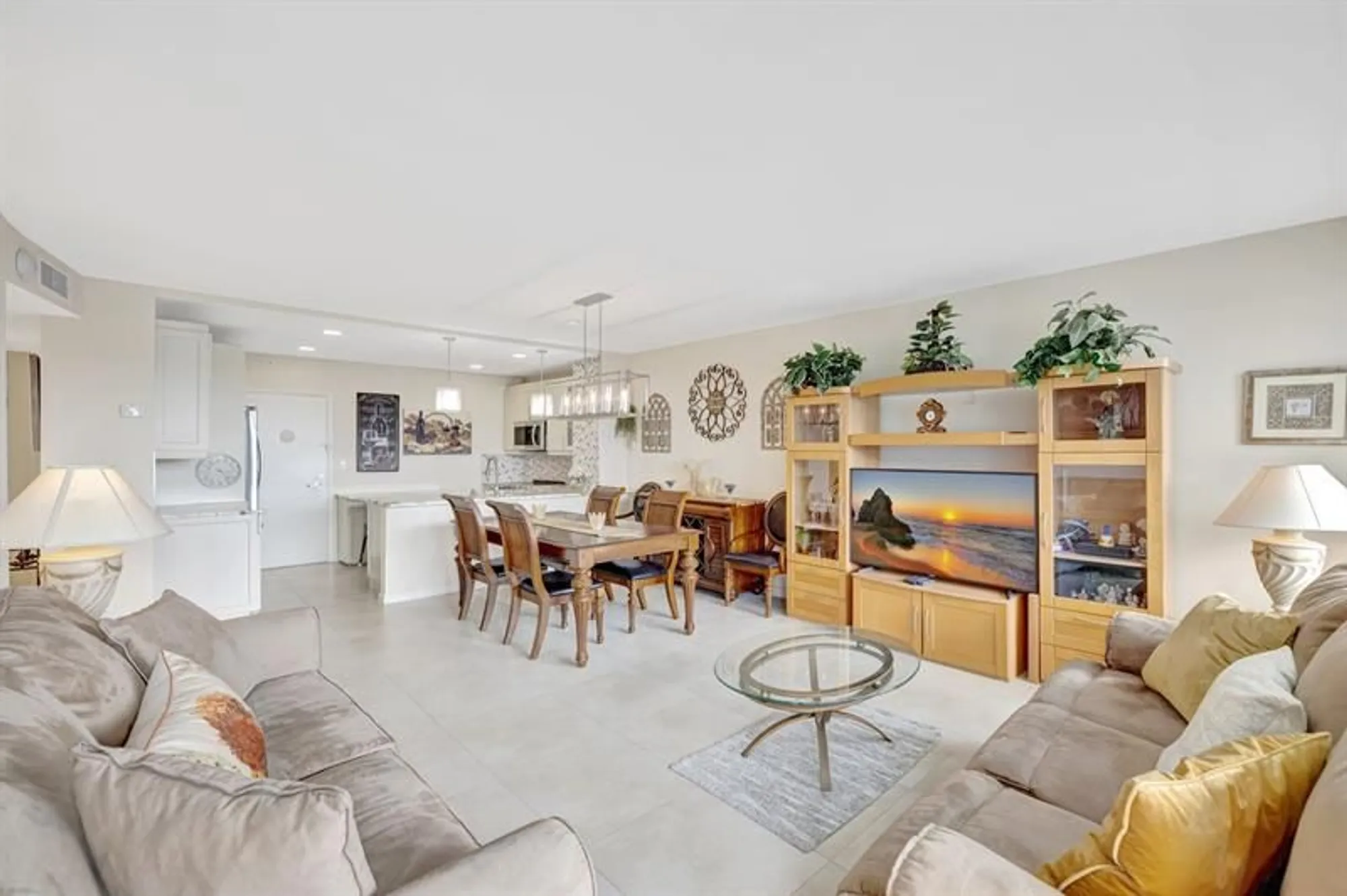 Property Slideshow image 11 of 45 | 3300 ne 36th st apt 1617, Fort Lauderdale, FL, 33308