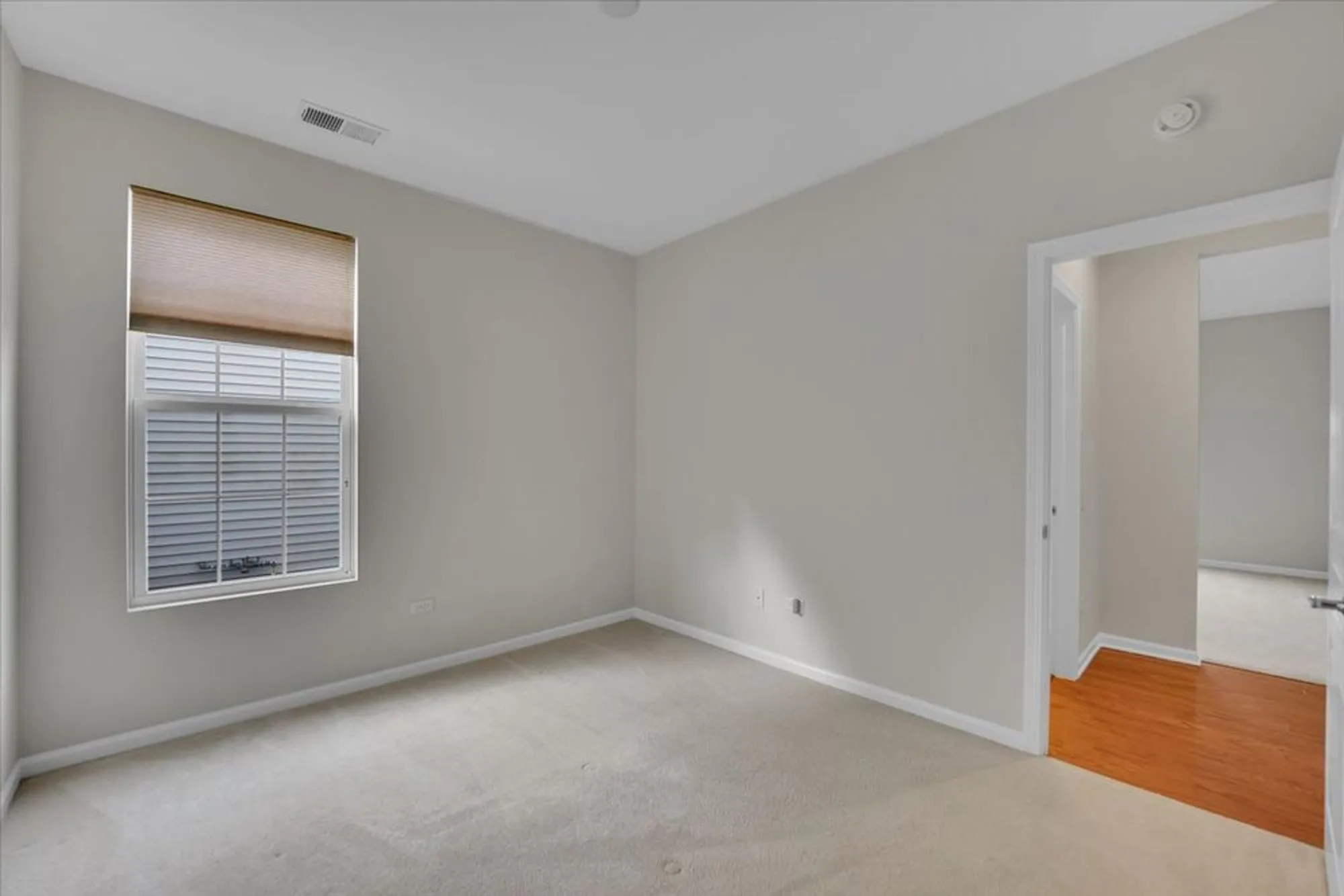 Property Slideshow image 21 of 32 | 14525 tawny ln, Huntley, IL, 60142