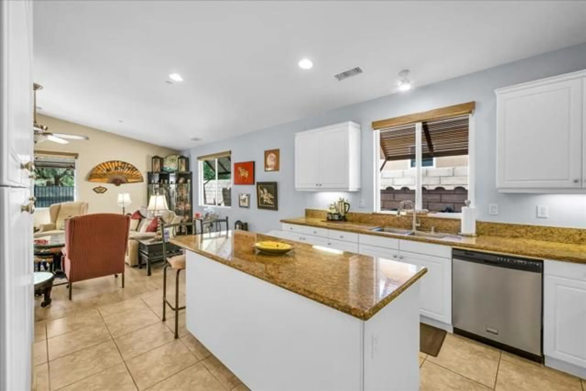Property Slideshow image 12 of 56 | 2579 savanna way, Palm Springs, CA, 92262