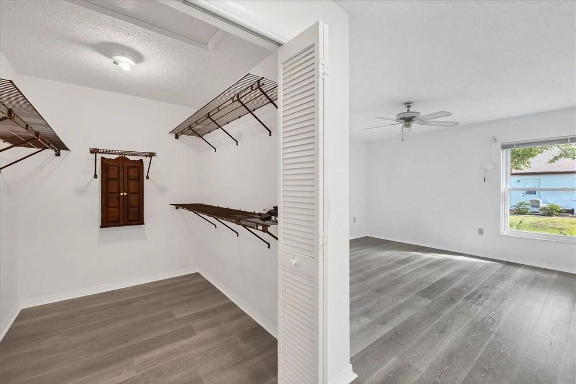 Property Slideshow image 23 of 55 | 606 chestnut ln, Englewood, FL, 34223