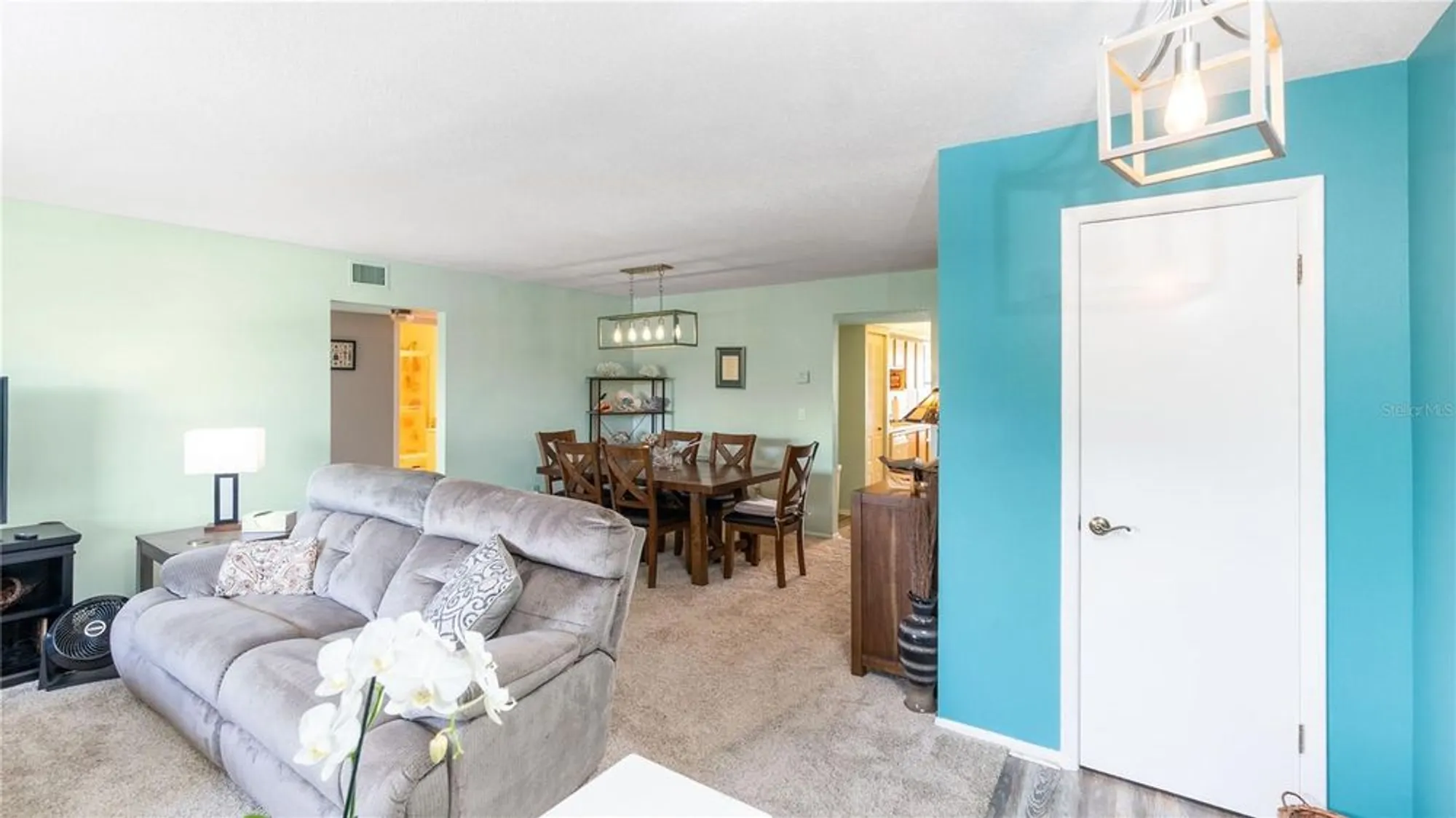 Property Slideshow image 5 of 31 | 8198 terrace garden dr n unit 304, St Petersburg, FL, 33709