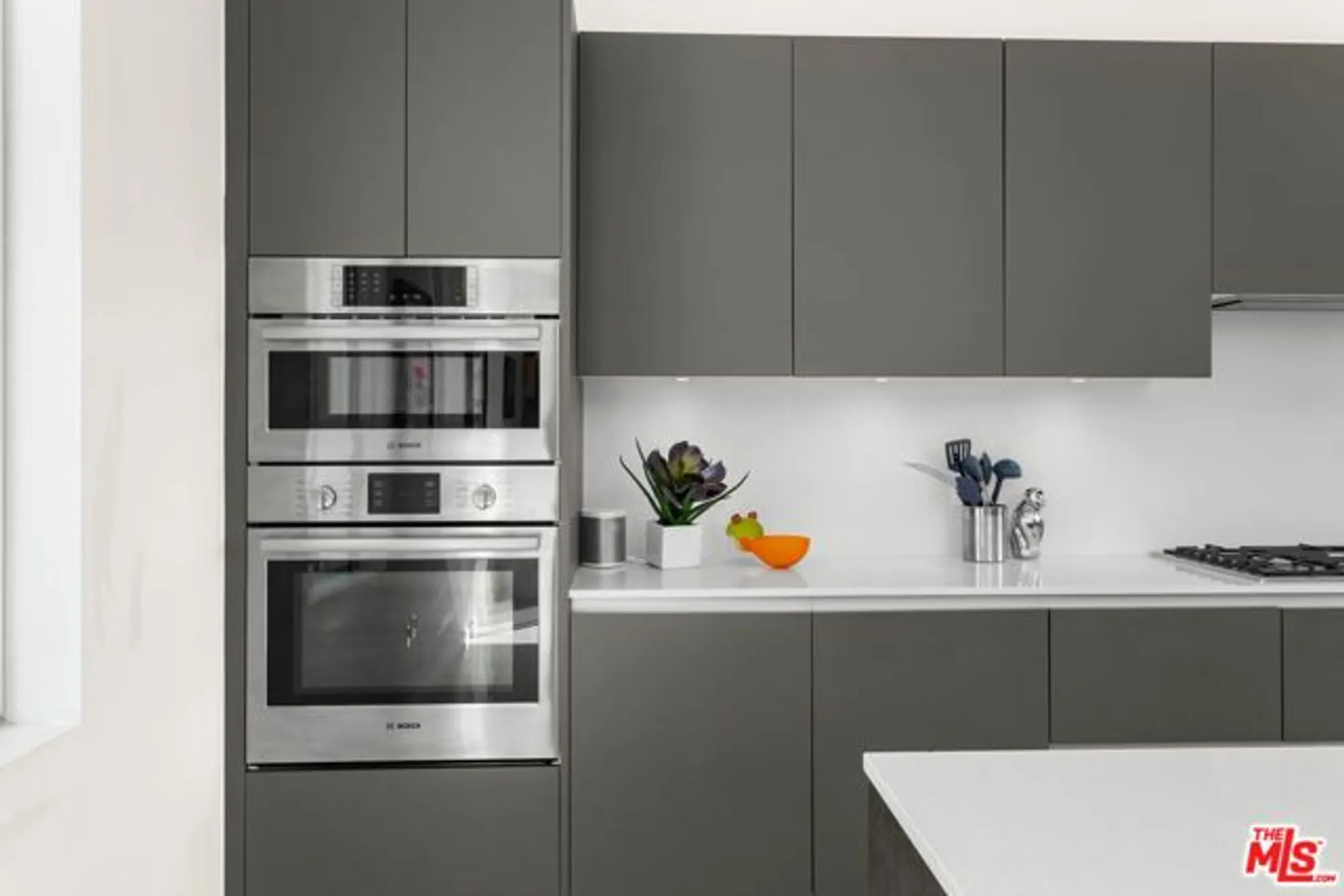 Property Slideshow image 17 of 60 | 4304 vantage ln, Palm Springs, CA, 92262