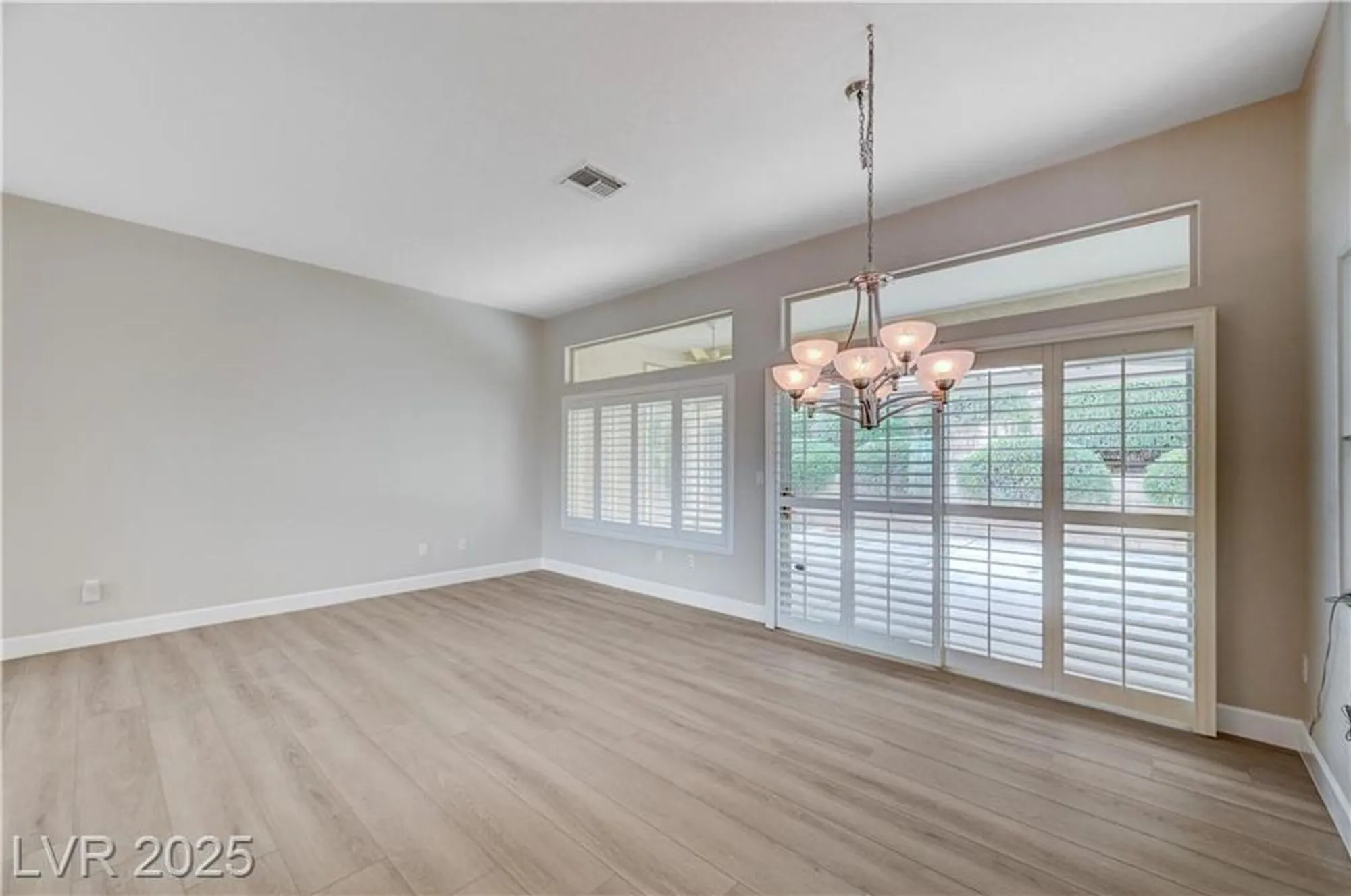 Property Slideshow image 8 of 77 | 2801 byron dr, Las Vegas, NV, 89134