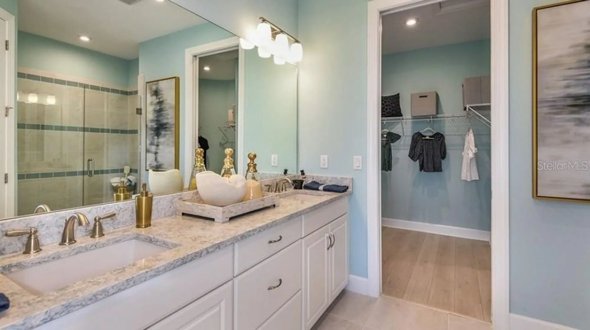 Property Slideshow image 13 of 39 | 16215 isola pl, Bradenton, FL, 34211