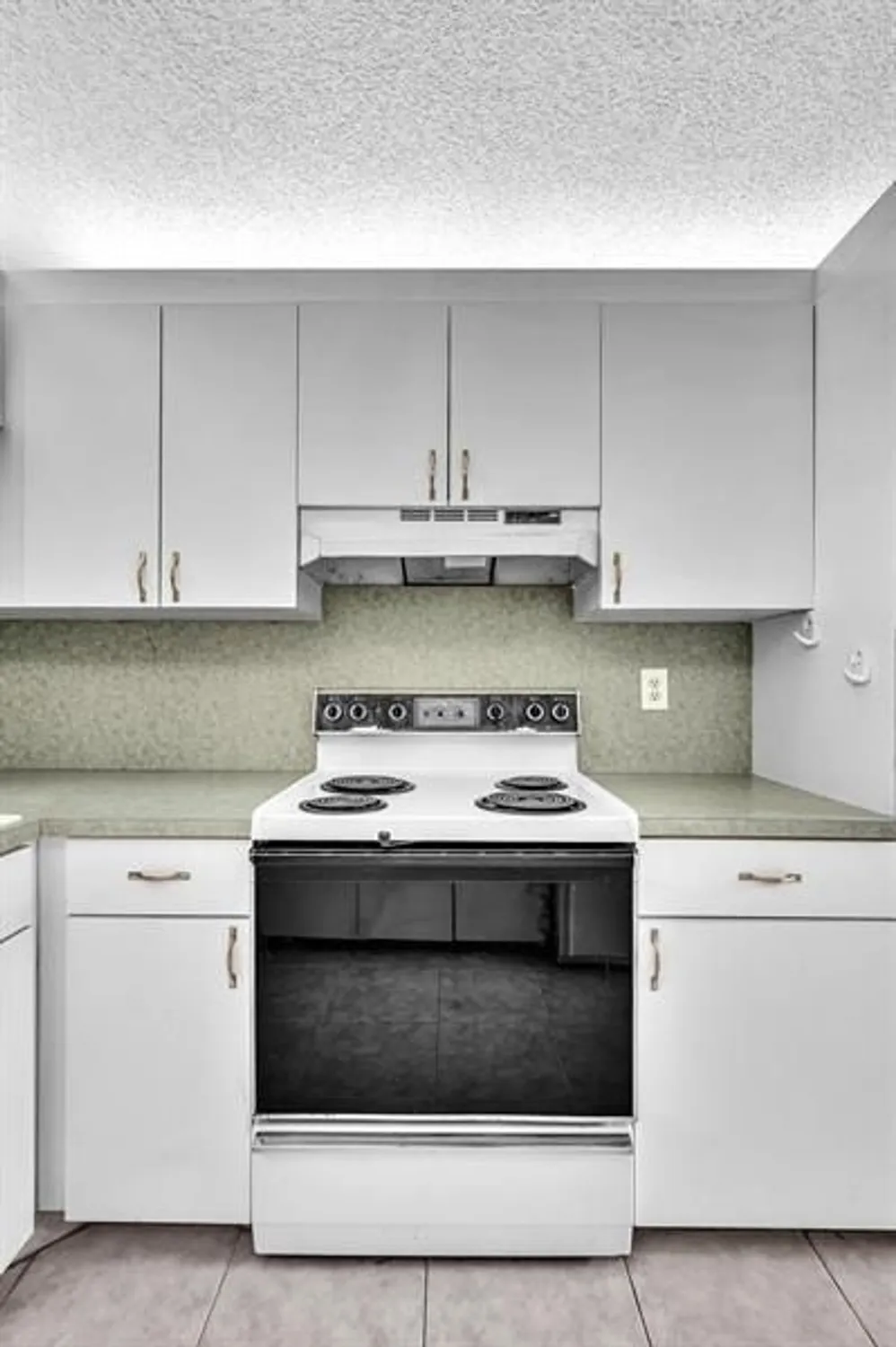 Property Slideshow image 9 of 82 | 10442 e clairmont cir 204, Tamarac, FL, 33321