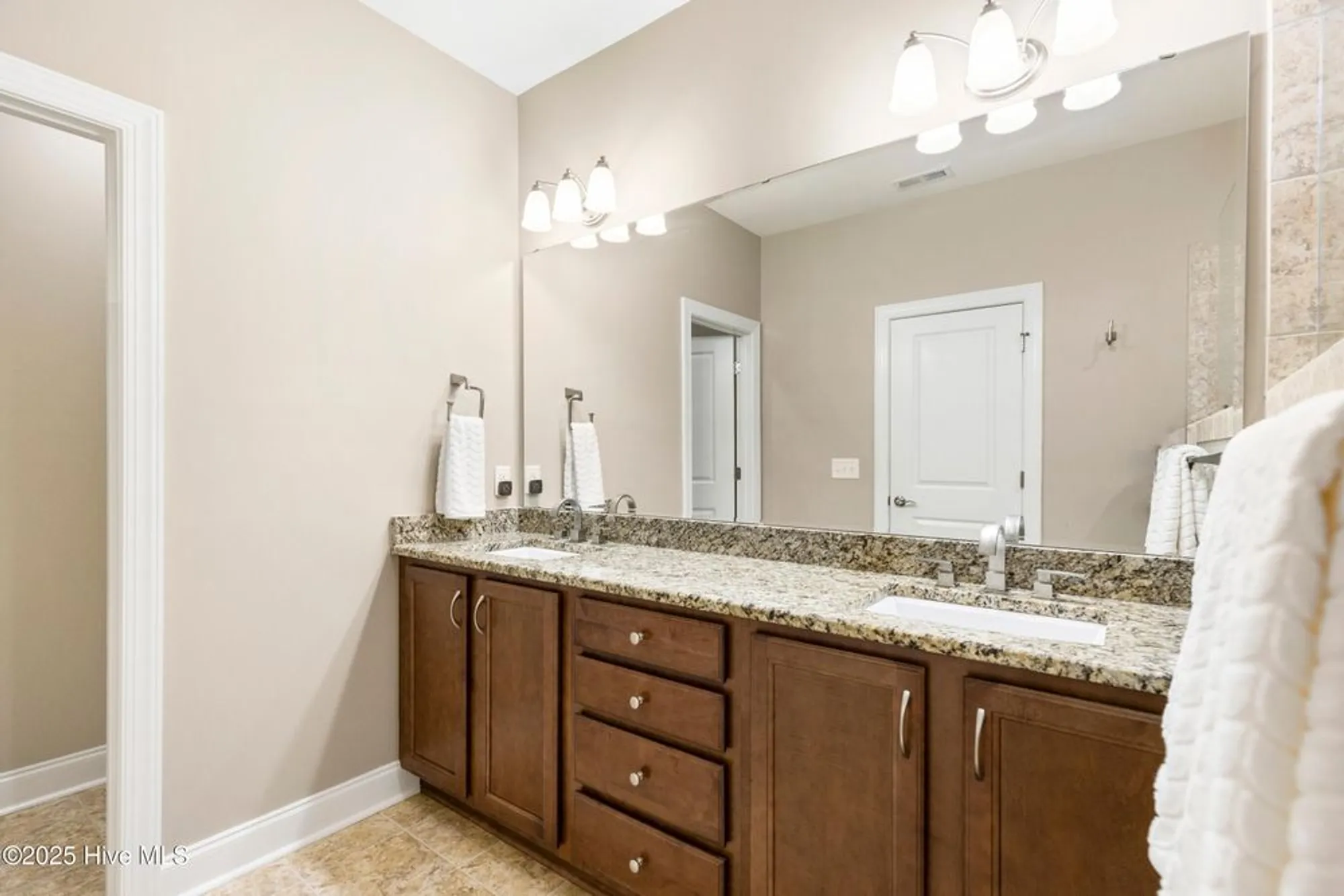 Property Slideshow image 20 of 47 | 2162 forest view cir, Leland, NC, 28451