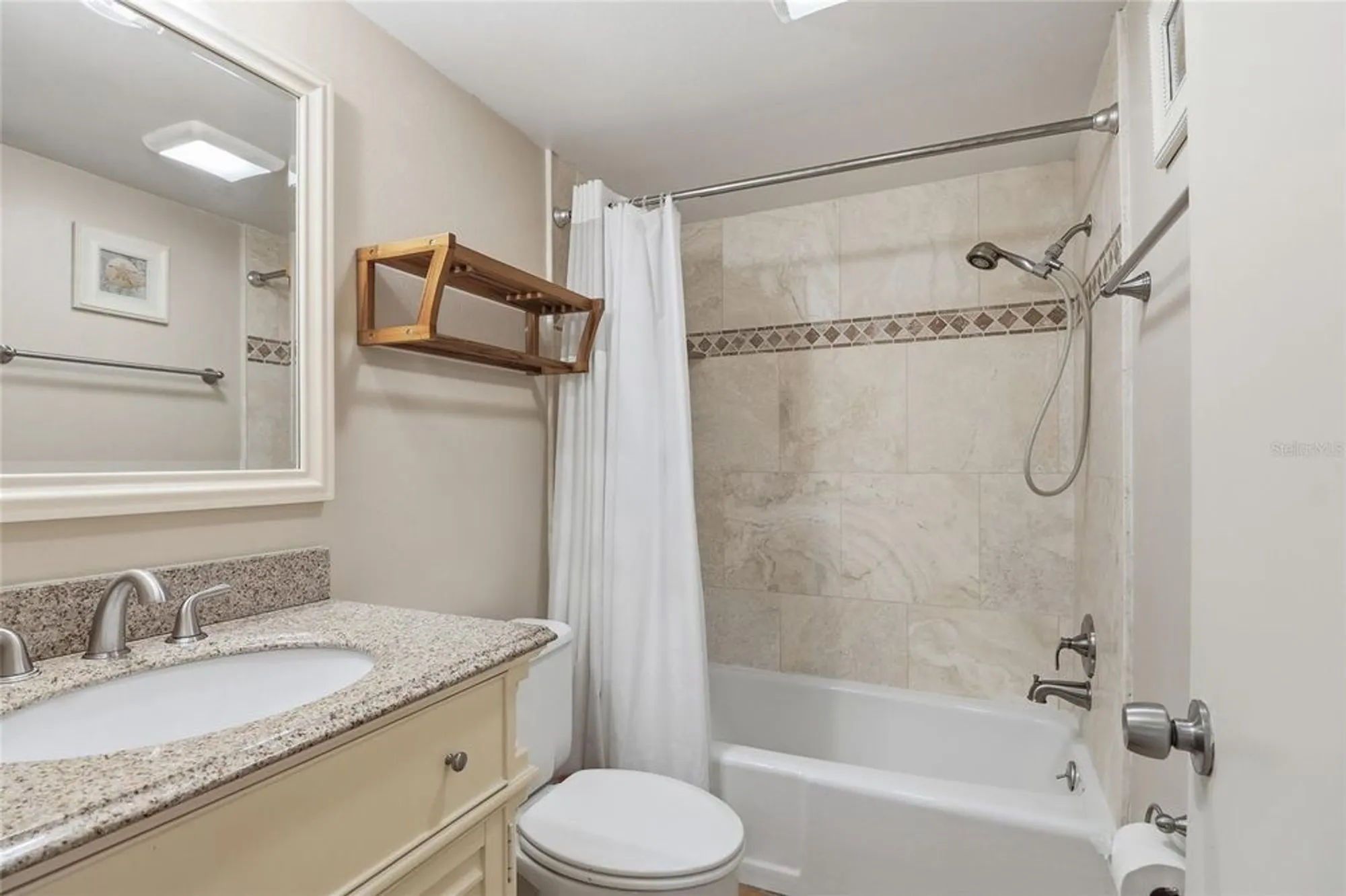 Property Slideshow image 20 of 39 | 2447 clubhouse cir 203, Sarasota, FL, 34232