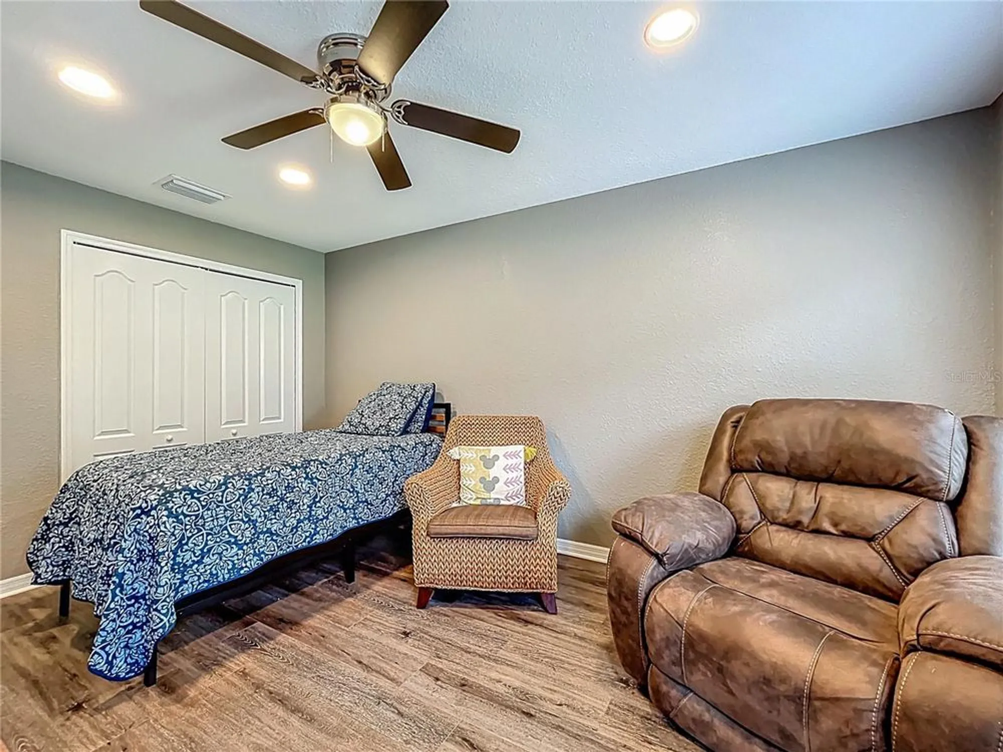 Property Slideshow image 27 of 49 | 27327 roanoke dr, Leesburg, FL, 34748