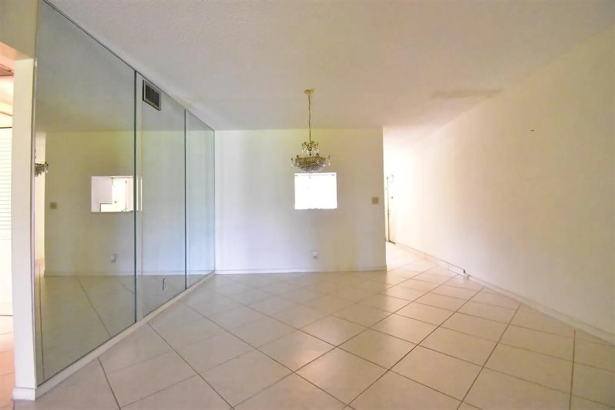 Property Slideshow image 7 of 20 | 2805 victoria way h2, Coconut Creek, FL, 33066