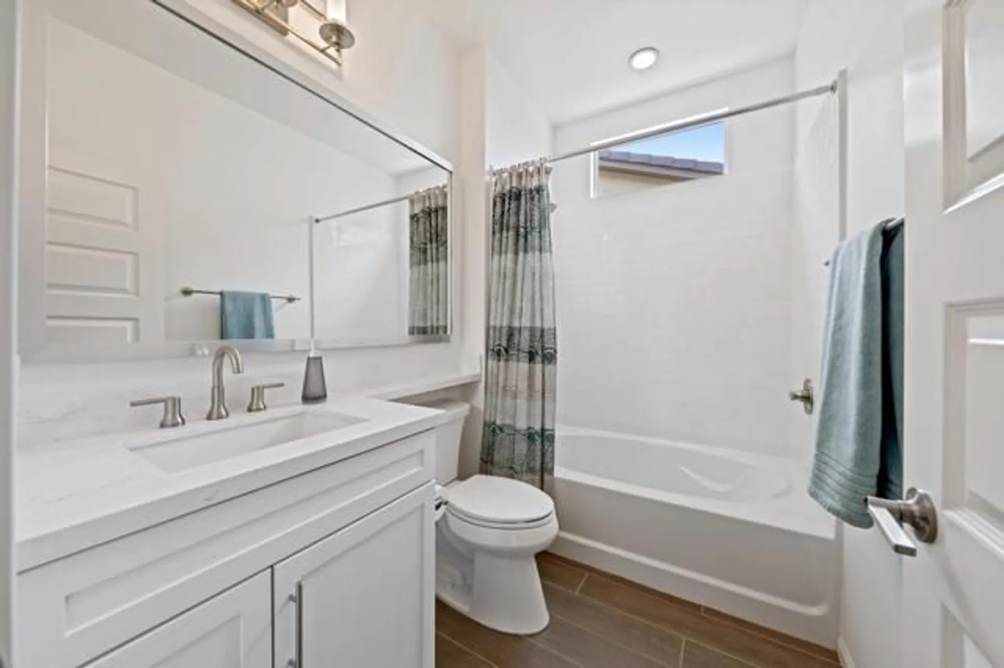 Property Slideshow image 32 of 68 | 51216 longmeadow st, Indio, CA, 92201
