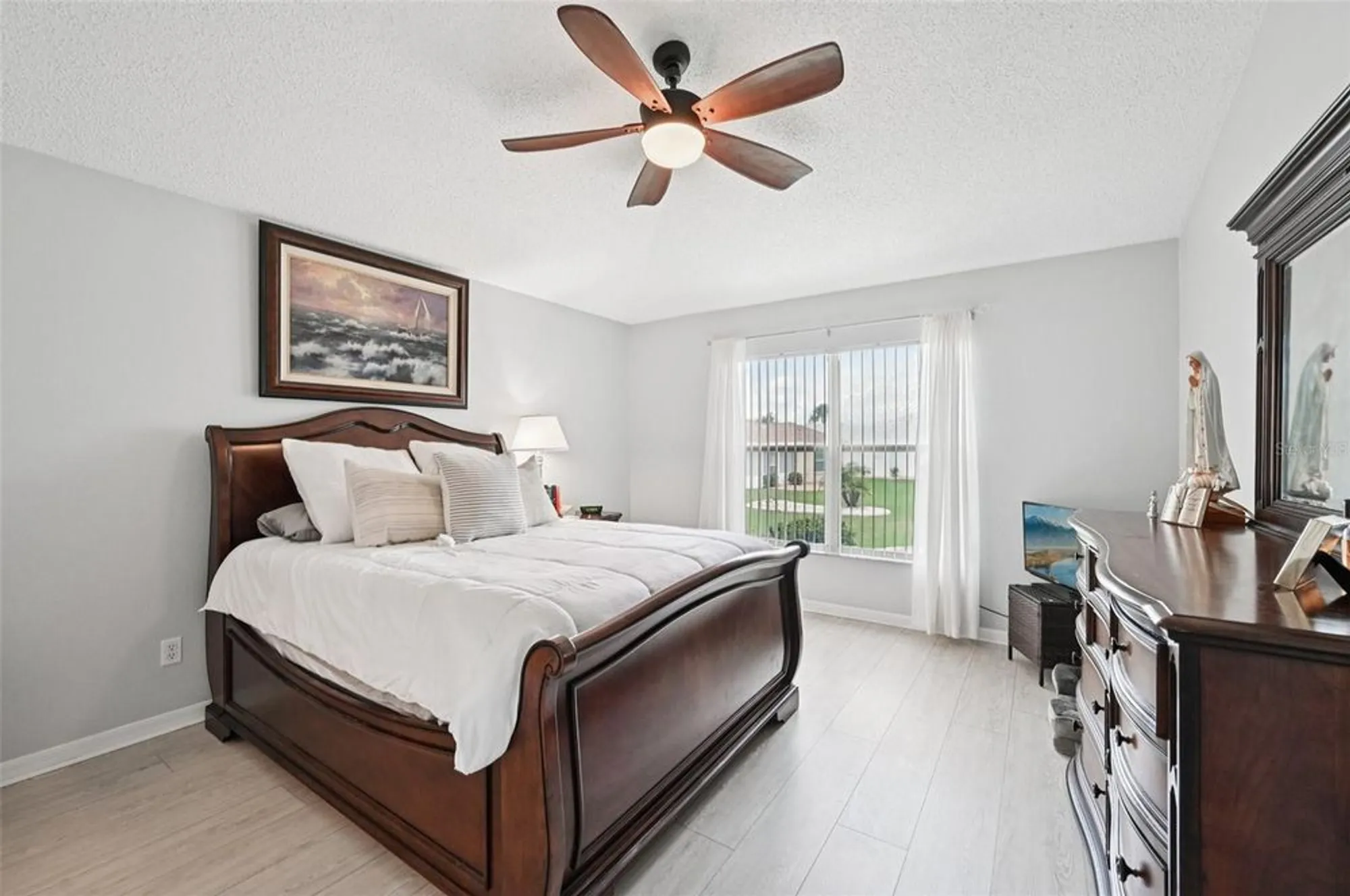 Property Slideshow image 24 of 46 | 2306 emerald lake dr, Sun City Center, FL, 33573