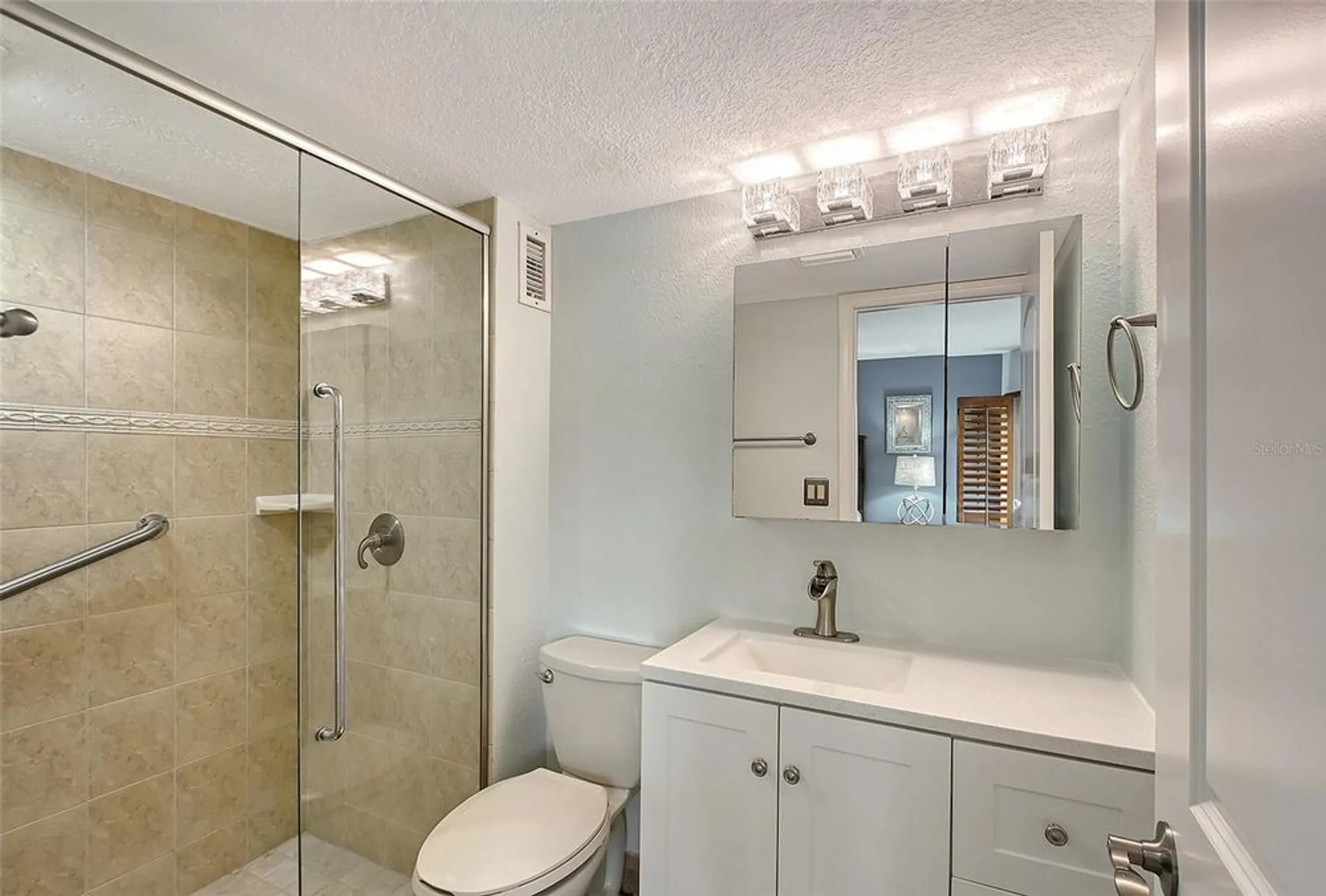 Property Slideshow image 10 of 65 | 1300 n portofino dr apt 103, Sarasota, FL, 34242