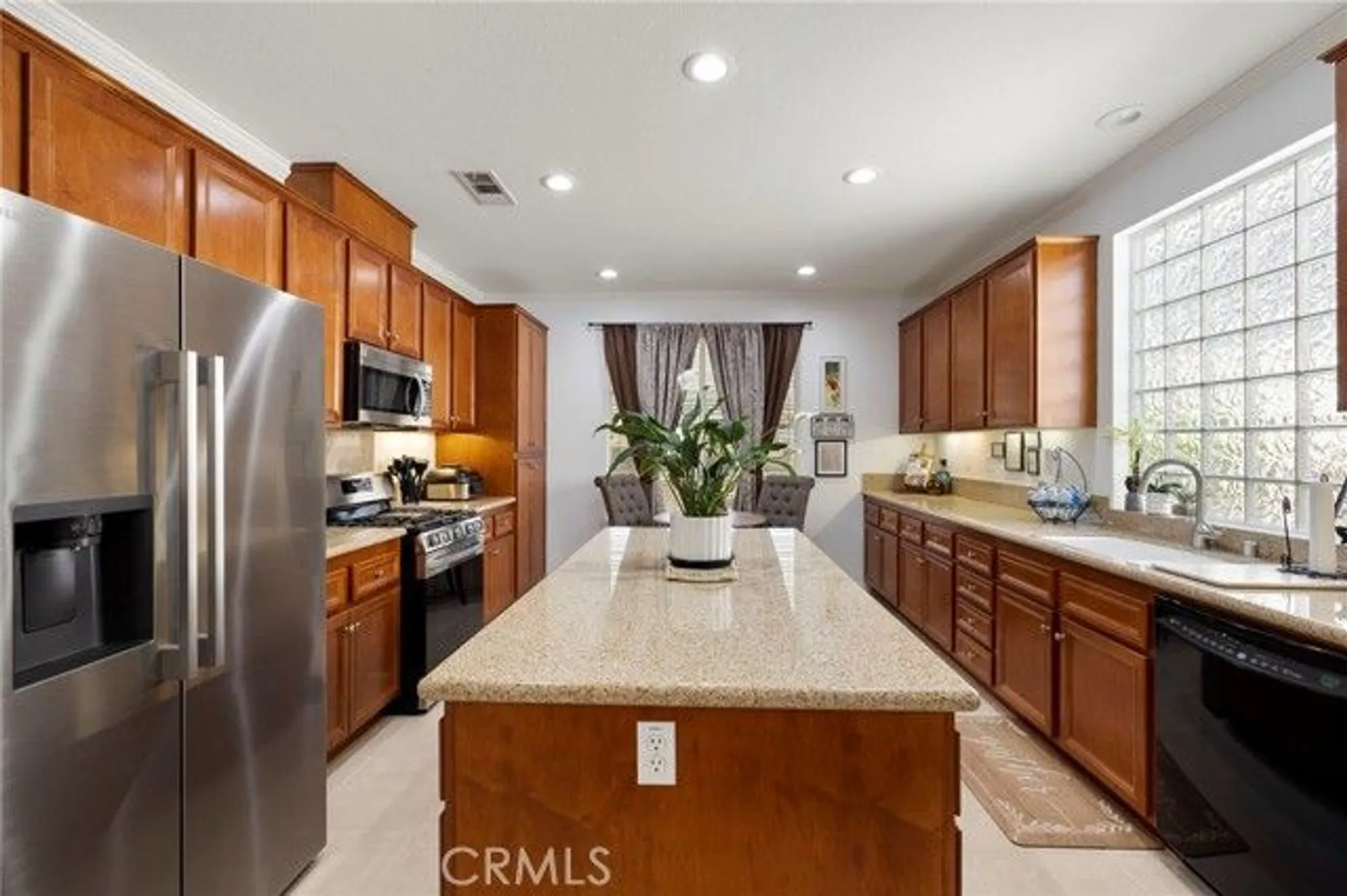 Property Slideshow image 7 of 62 | 126 thistle crk, Beaumont, CA, 92223