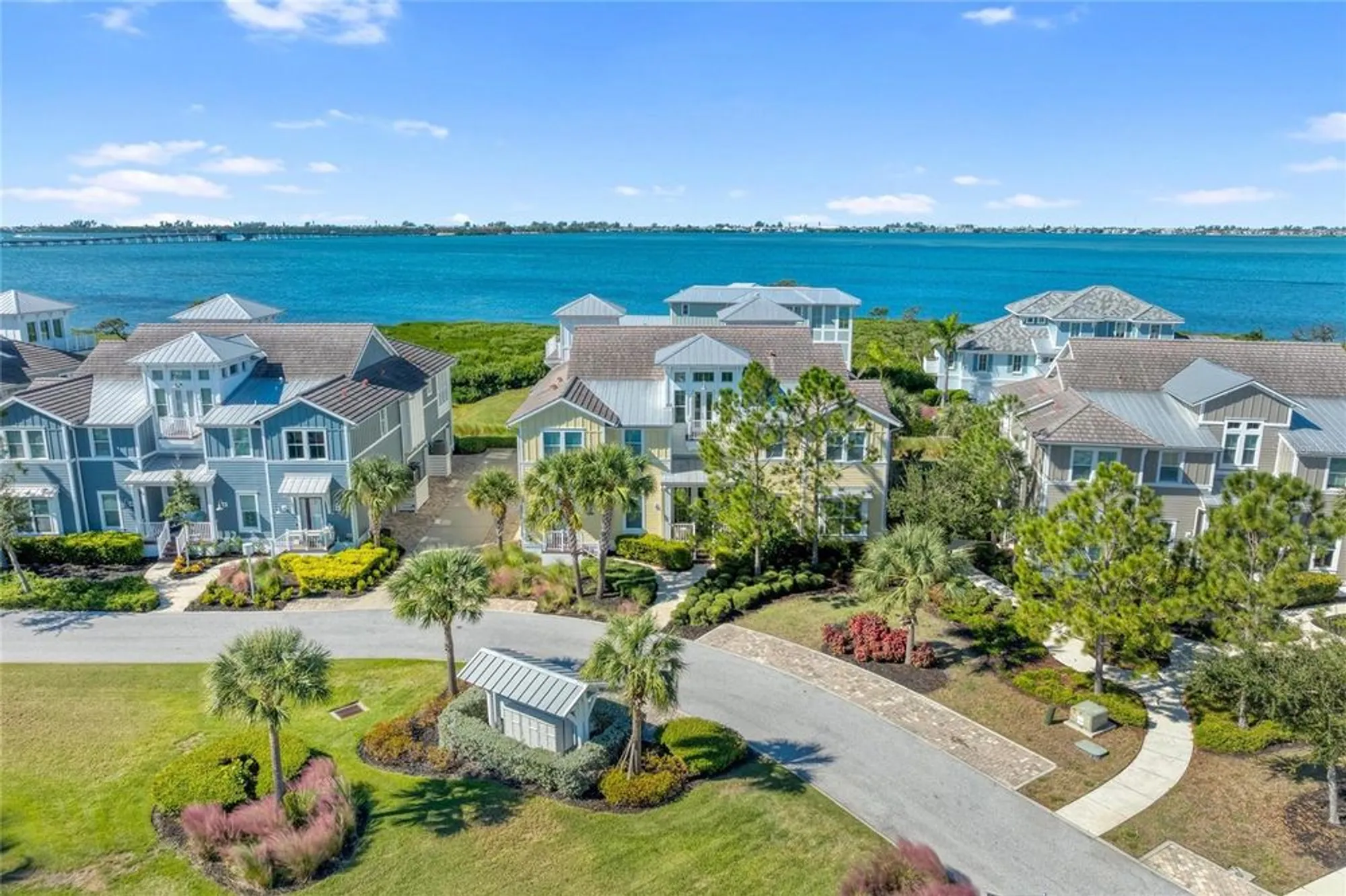 Property Slideshow image 4 of 98 | 334 castaway cay dr 101, Bradenton, FL, 34209