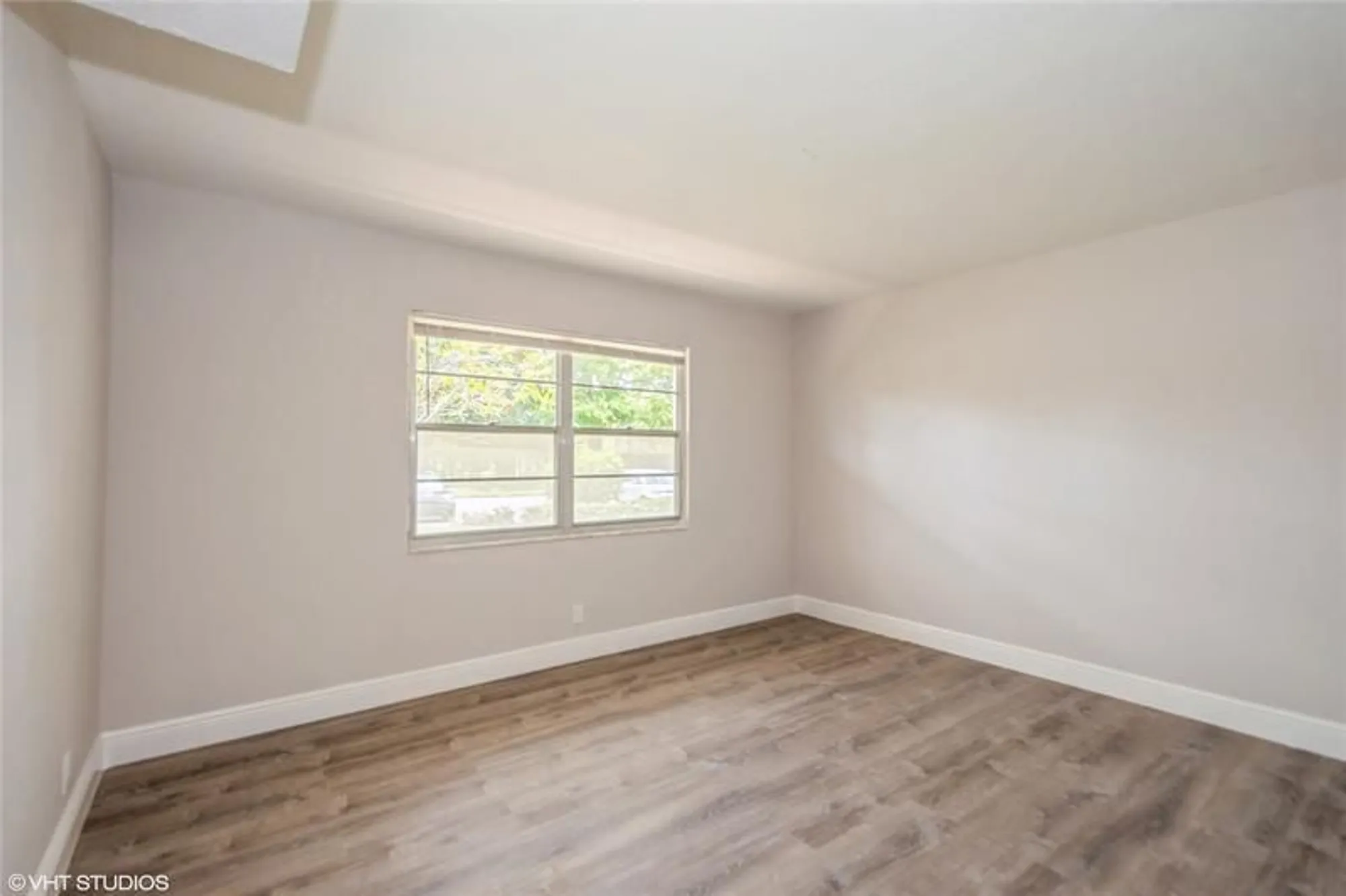 Property Slideshow image 20 of 33 | 2805 victoria way d1, Coconut Creek, FL, 33066