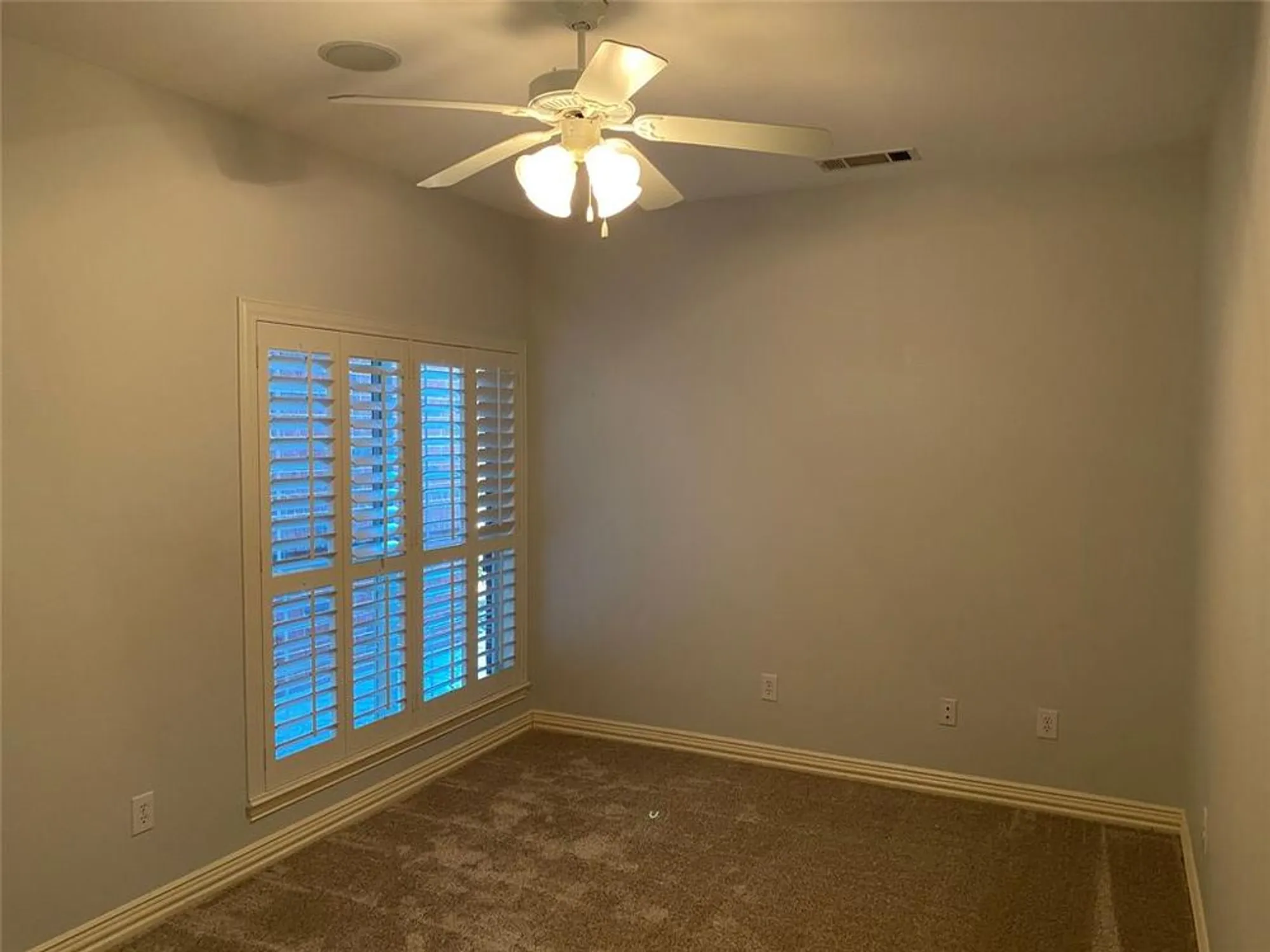 Property Slideshow image 13 of 24 | 9909 grandview dr, Denton, TX, 76207