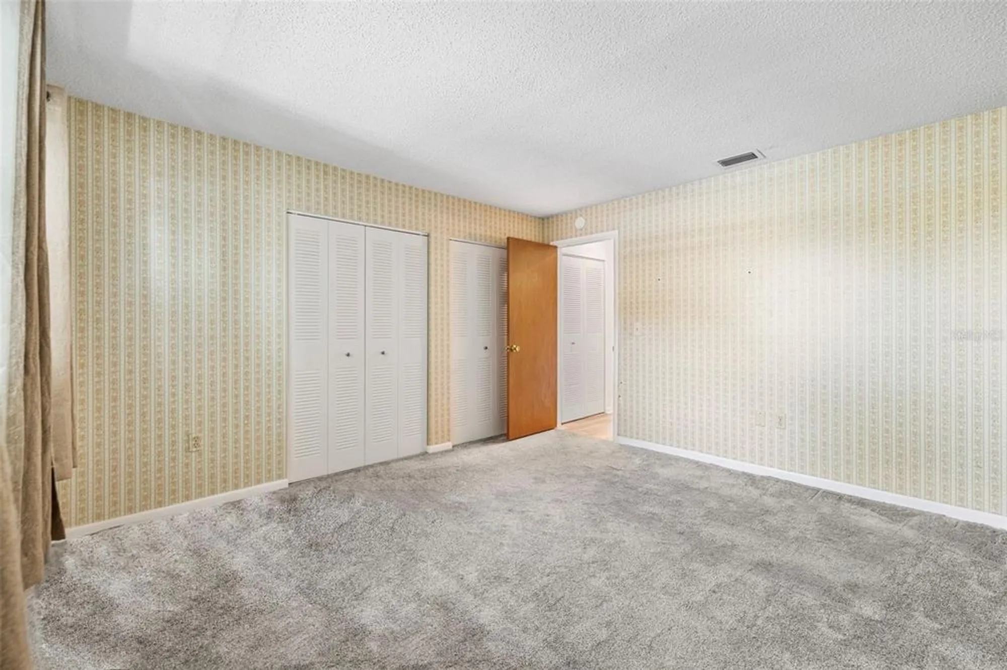 Property Slideshow image 9 of 22 | 5603 80th st n unit 202, Saint Petersburg, FL, 33709