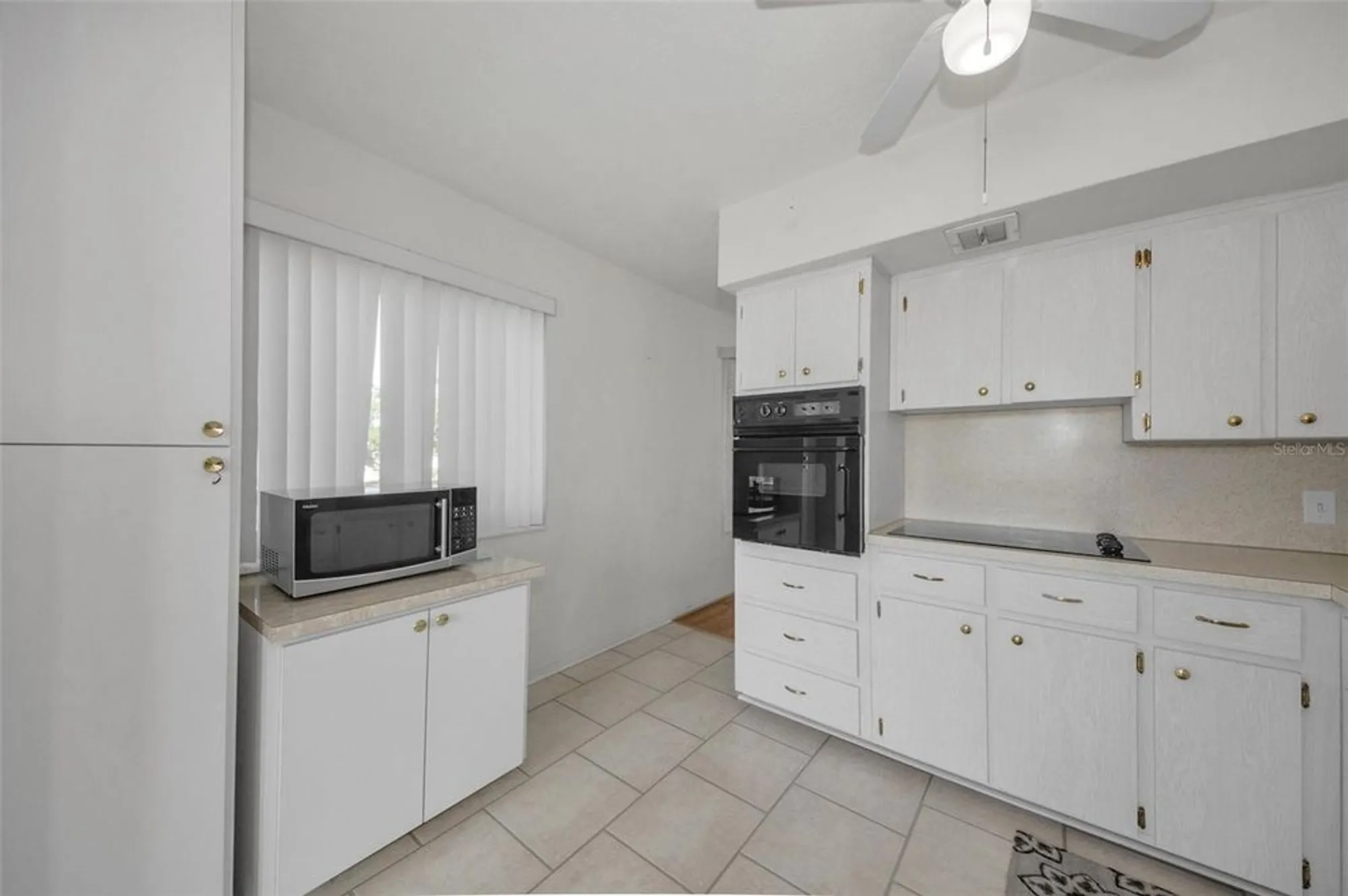 Property Slideshow image 16 of 98 | 2453 brazilia dr 47, Clearwater, FL, 33763