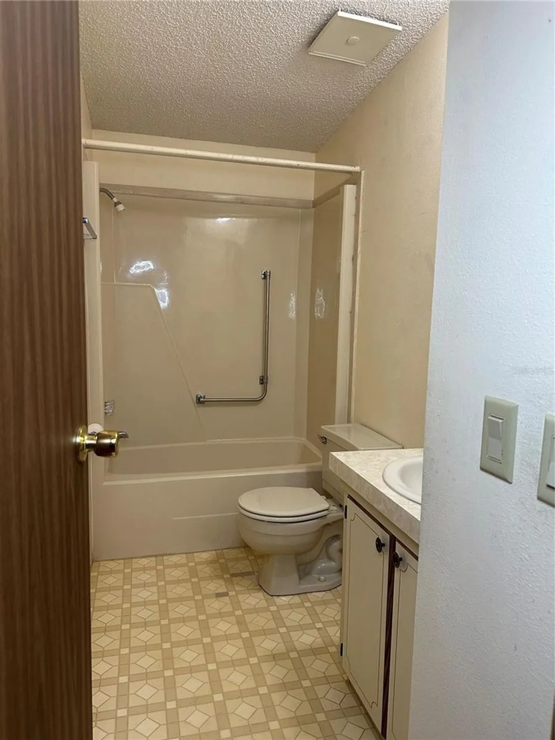 Property Slideshow image 10 of 15 | 8247 sw 64th ave, Ocala, FL, 34476