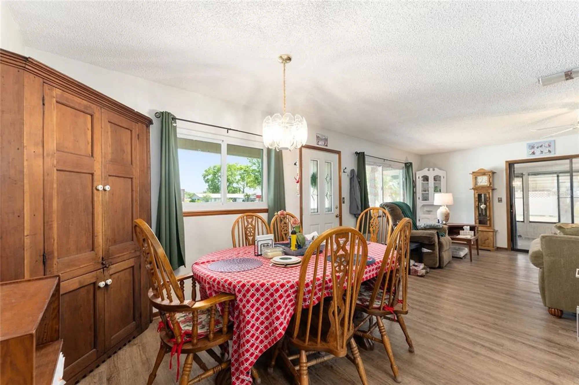 Property Slideshow image 16 of 42 | 9940 sw 103rd pl, Ocala, FL, 34481