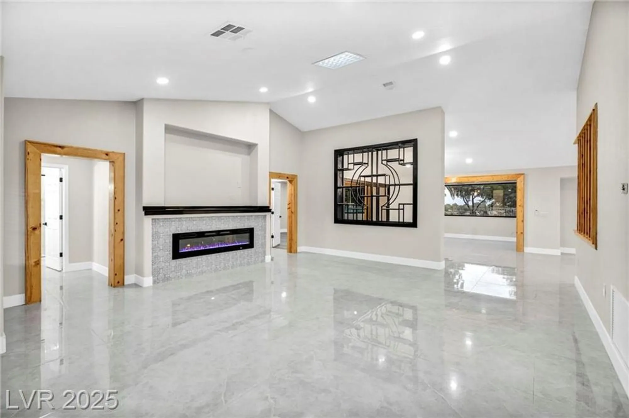 Property Slideshow image 16 of 70 | 2920 crown ridge dr, Las Vegas, NV, 89134