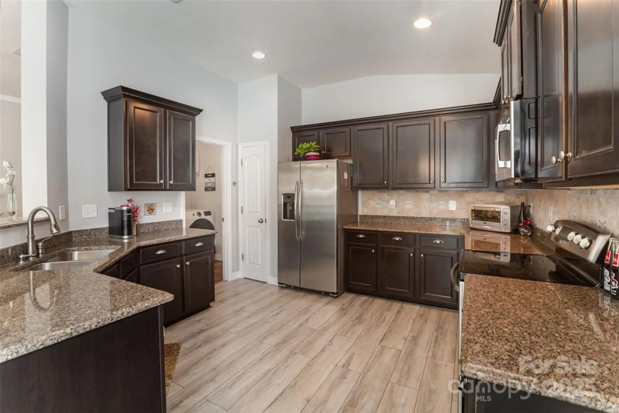 Property Slideshow image 16 of 36 | 8708 artesa mill ln, Charlotte, NC, 28214
