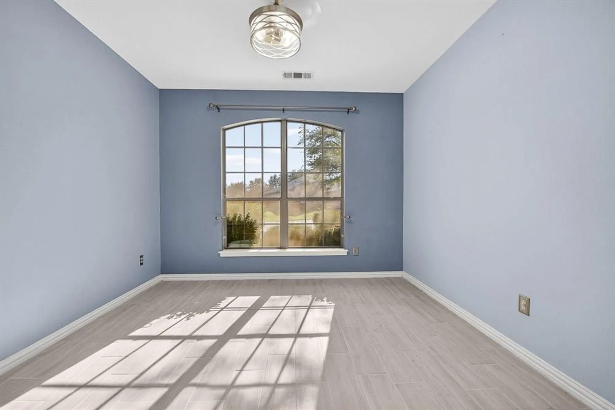 Property Slideshow image 22 of 27 | 9600 rosewood dr, Denton, TX, 76207