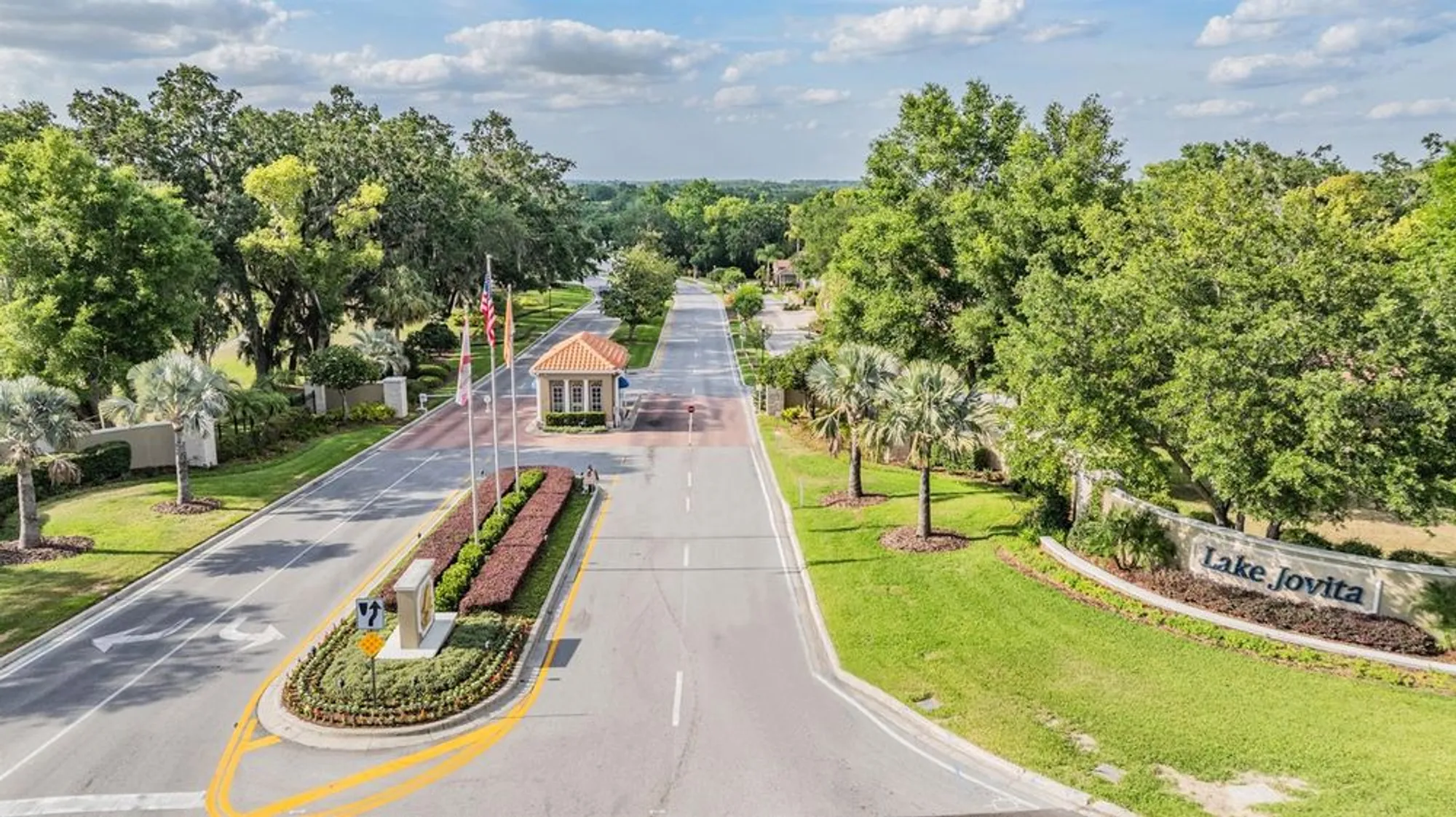 Property Slideshow image 2 of 50 | 13816 thoroughbred dr, Dade City, FL, 33525