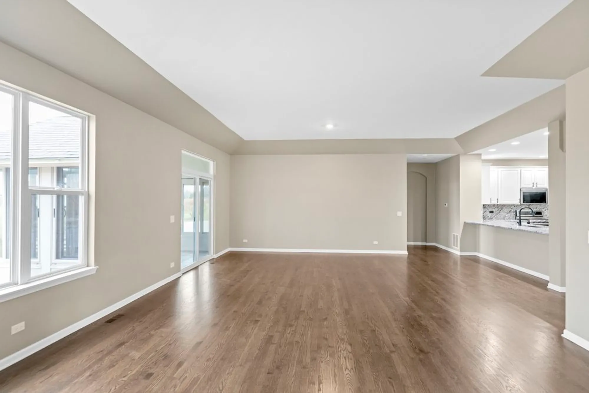 Property Slideshow image 38 of 71 | 2660 harnish dr, Algonquin, IL, 60102