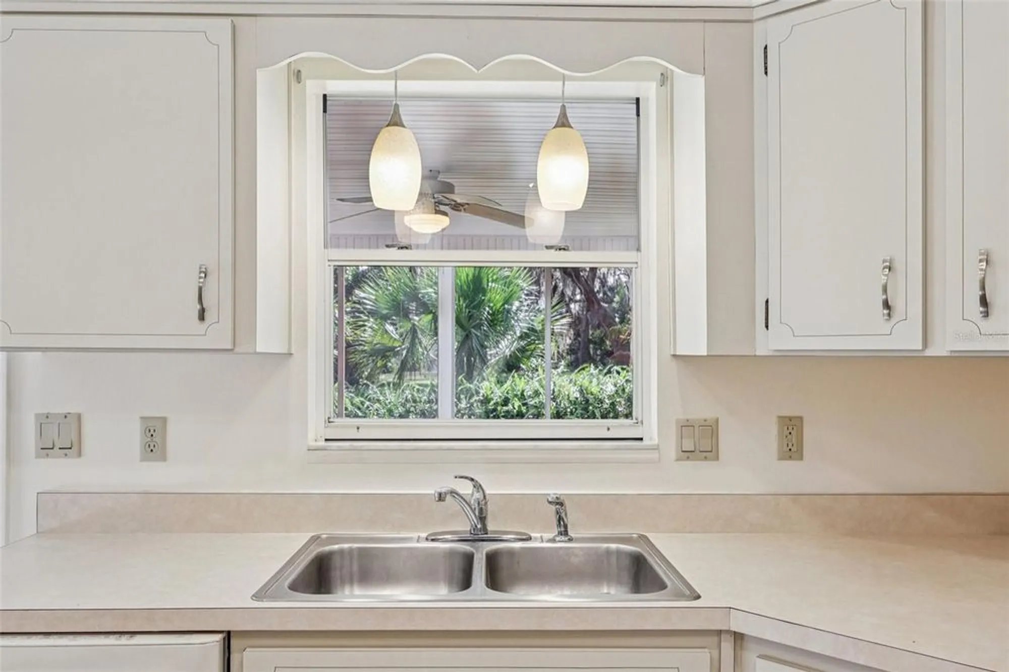 Property Slideshow image 19 of 38 | 305 brigadoon cir, Leesburg, FL, 34788