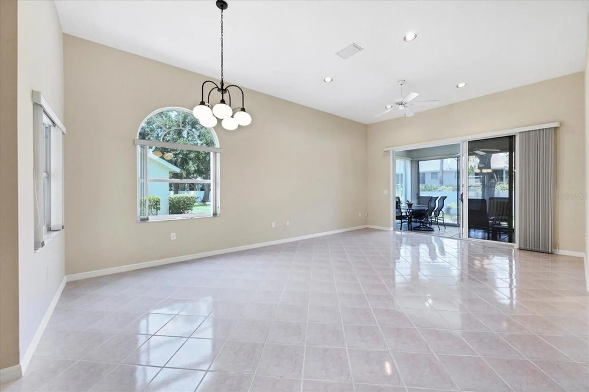 Property Slideshow image 16 of 55 | 6222 country club way, Sarasota, FL, 34243