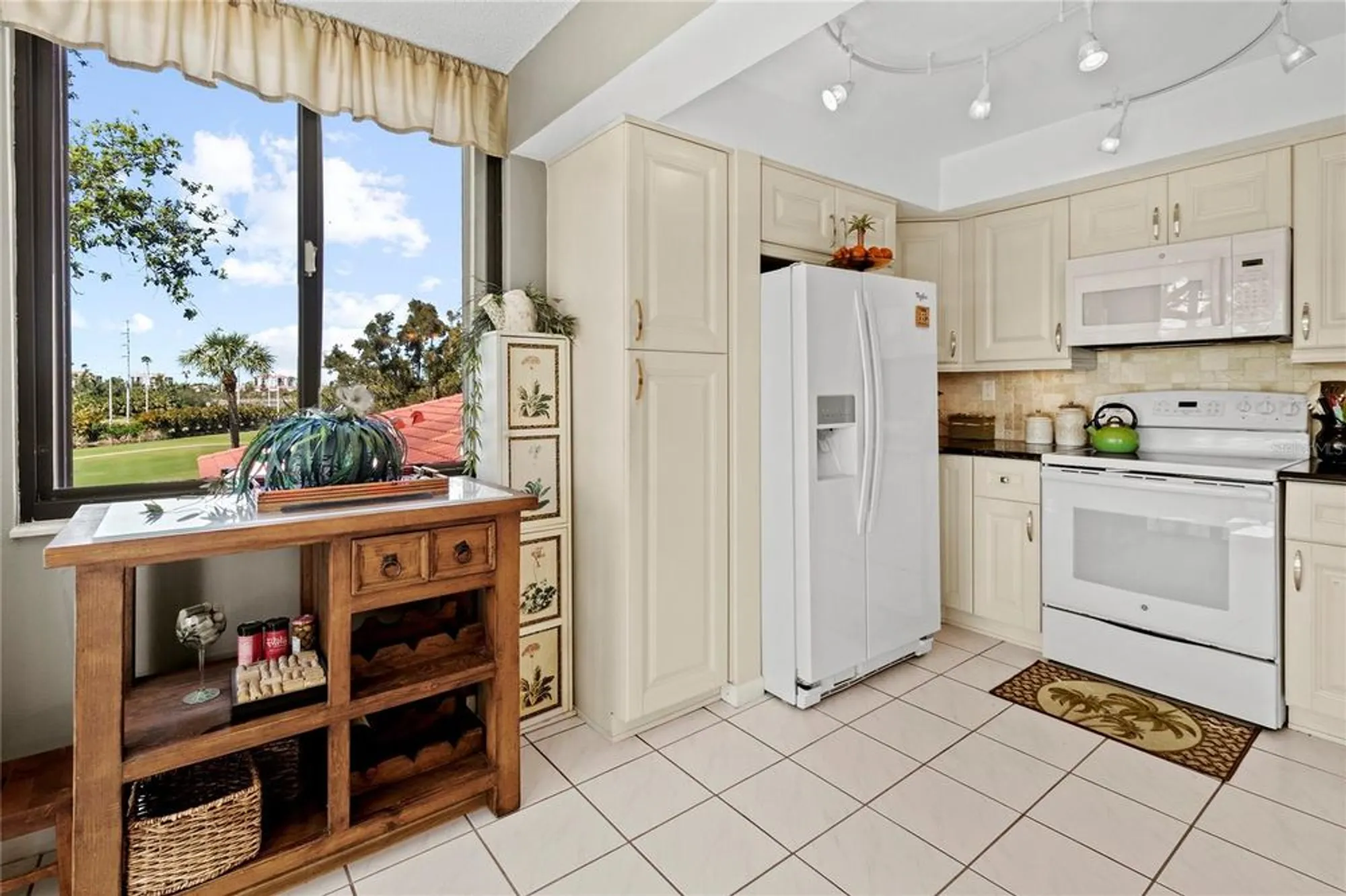 Property Slideshow image 12 of 28 | 6269 palma del mar blvd s apt 308, St Petersburg, FL, 33715