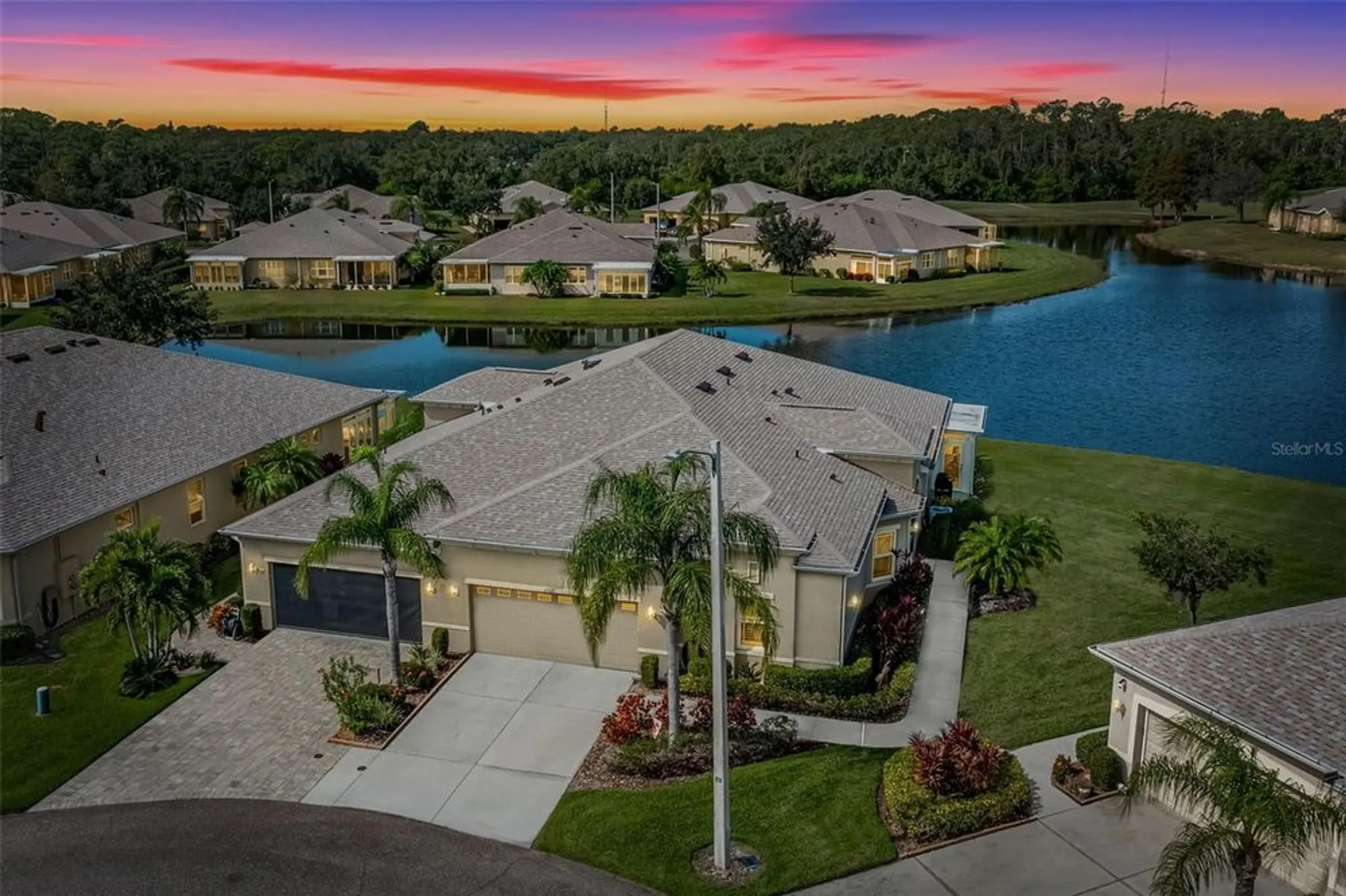 Property Slideshow image 1 of 74 | 2507 sapphire greens ln # 32, Sun City Center, FL, 33573