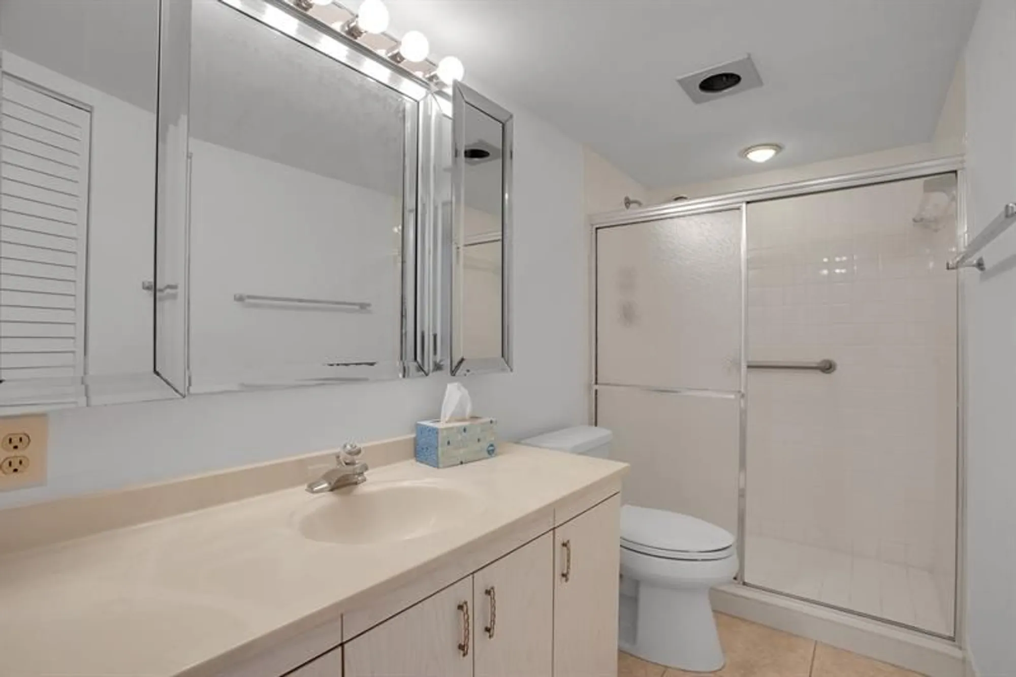 Property Slideshow image 18 of 31 | 2006 granada dr n2, Coconut Creek, FL, 33066