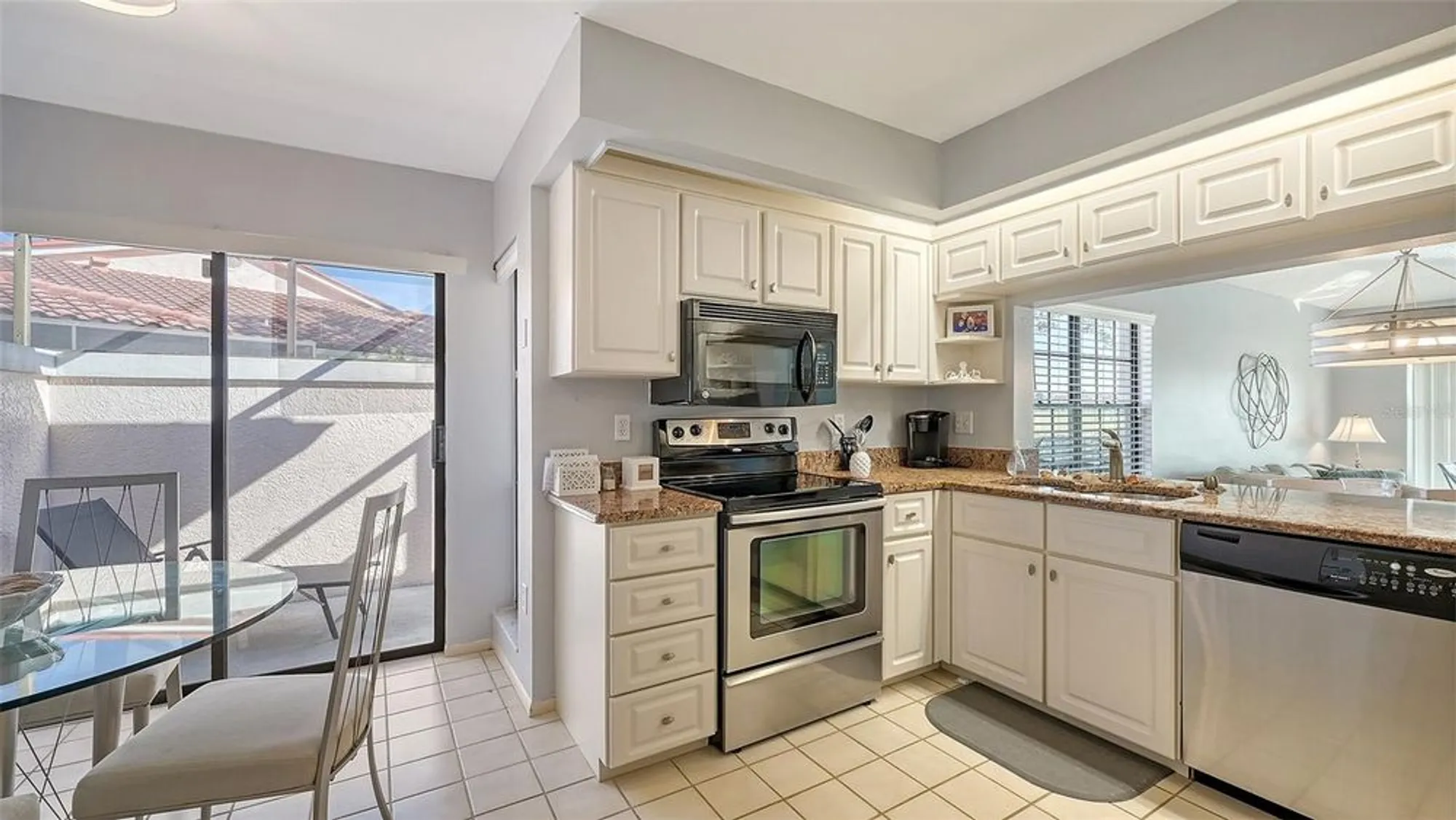 Property Slideshow image 27 of 95 | 7320 golf pointe cir, Sarasota, FL, 34243