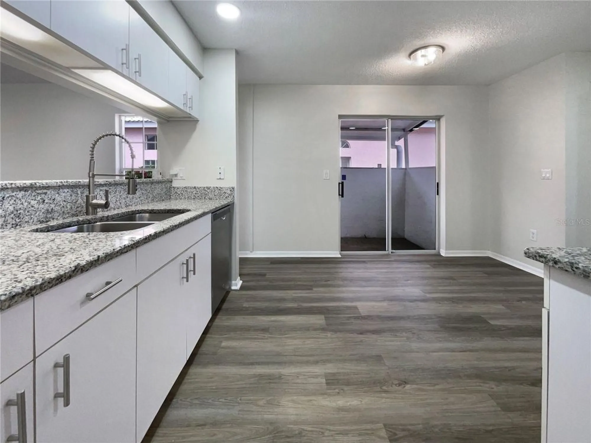 Property Slideshow image 15 of 34 | 7526 fairlinks ct, Sarasota, FL, 34243