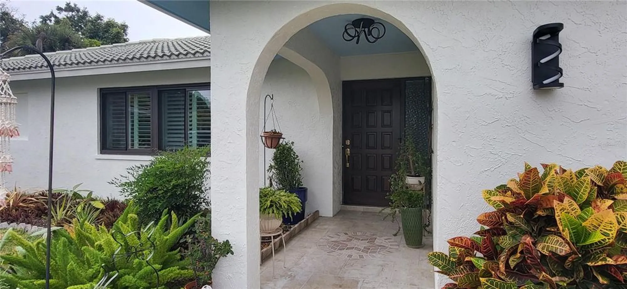 Property Slideshow image 2 of 31 | 3619 pembrook dr, Sarasota, FL, 34239