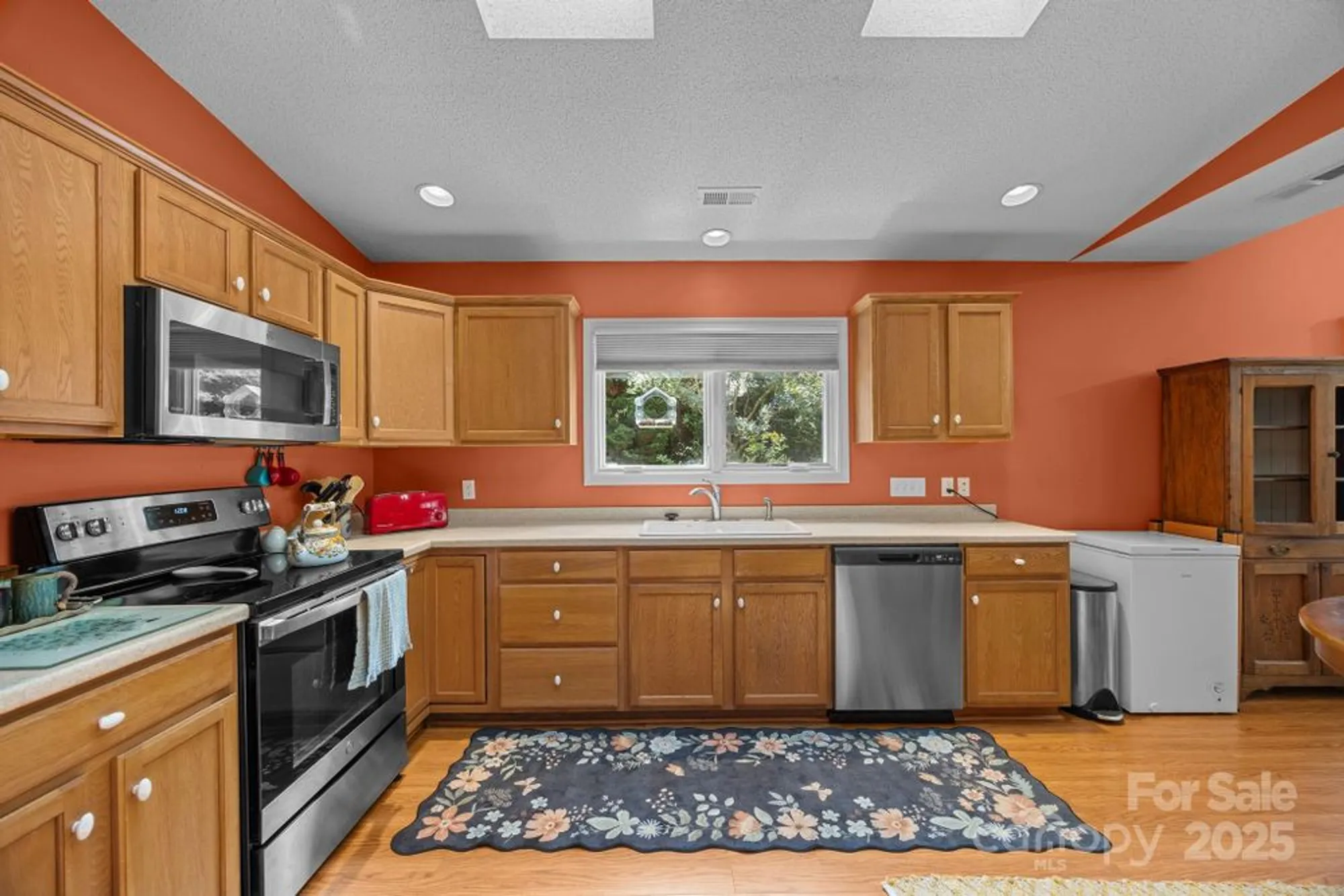 Property Slideshow image 10 of 30 | 8 beekeeper trl, Swannanoa, NC, 28778