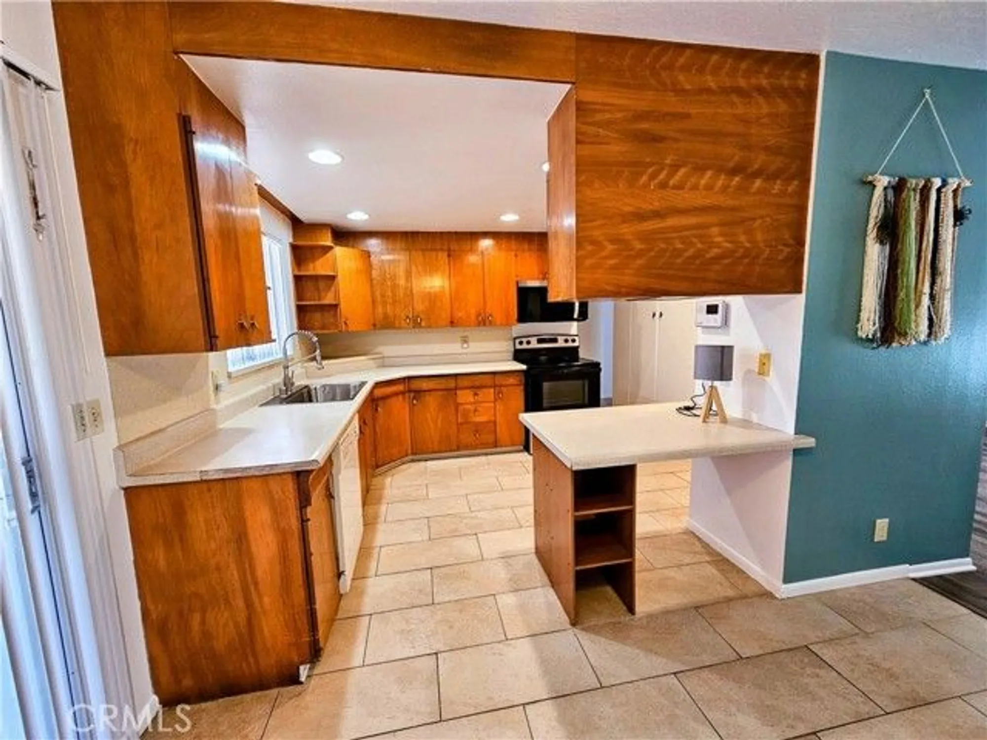 Property Slideshow image 7 of 21 | 1580 w whittier ave, Hemet, CA, 92543