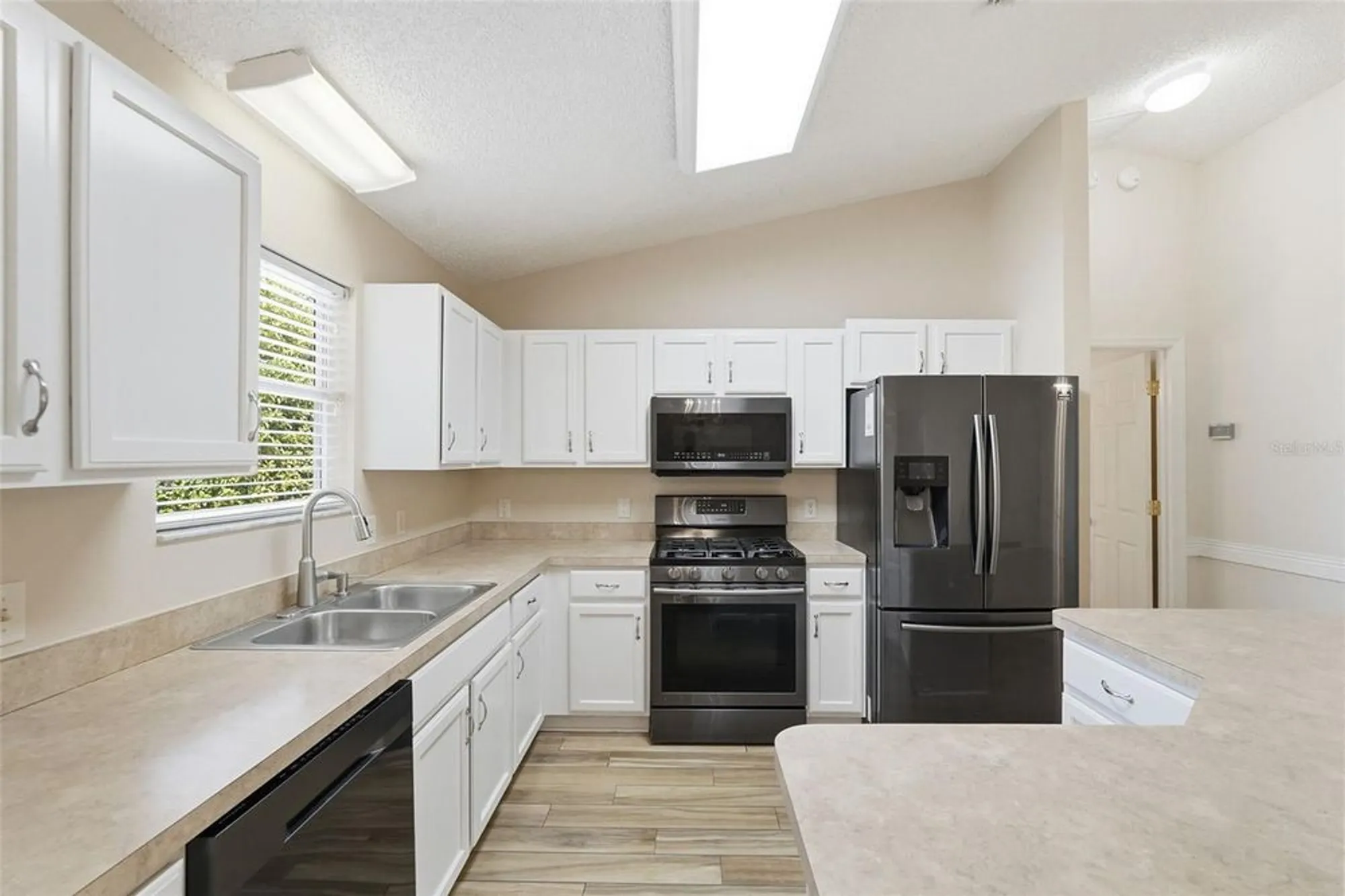 Property Slideshow image 17 of 69 | 17985 se 92nd amory ave, The Villages, FL, 32162