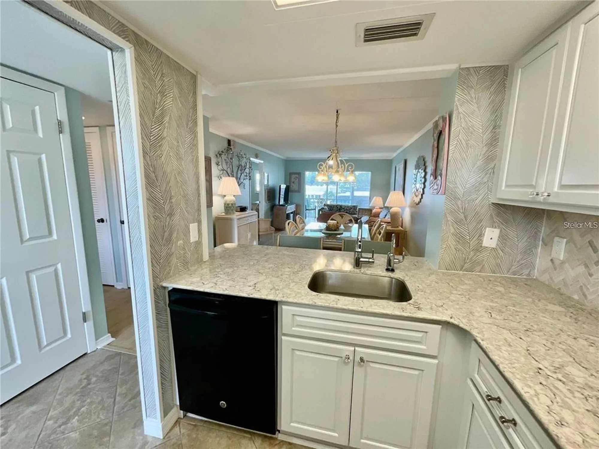 Property Slideshow image 12 of 33 | 1 boca ciega point blvd apt 213, St Petersburg, FL, 33708