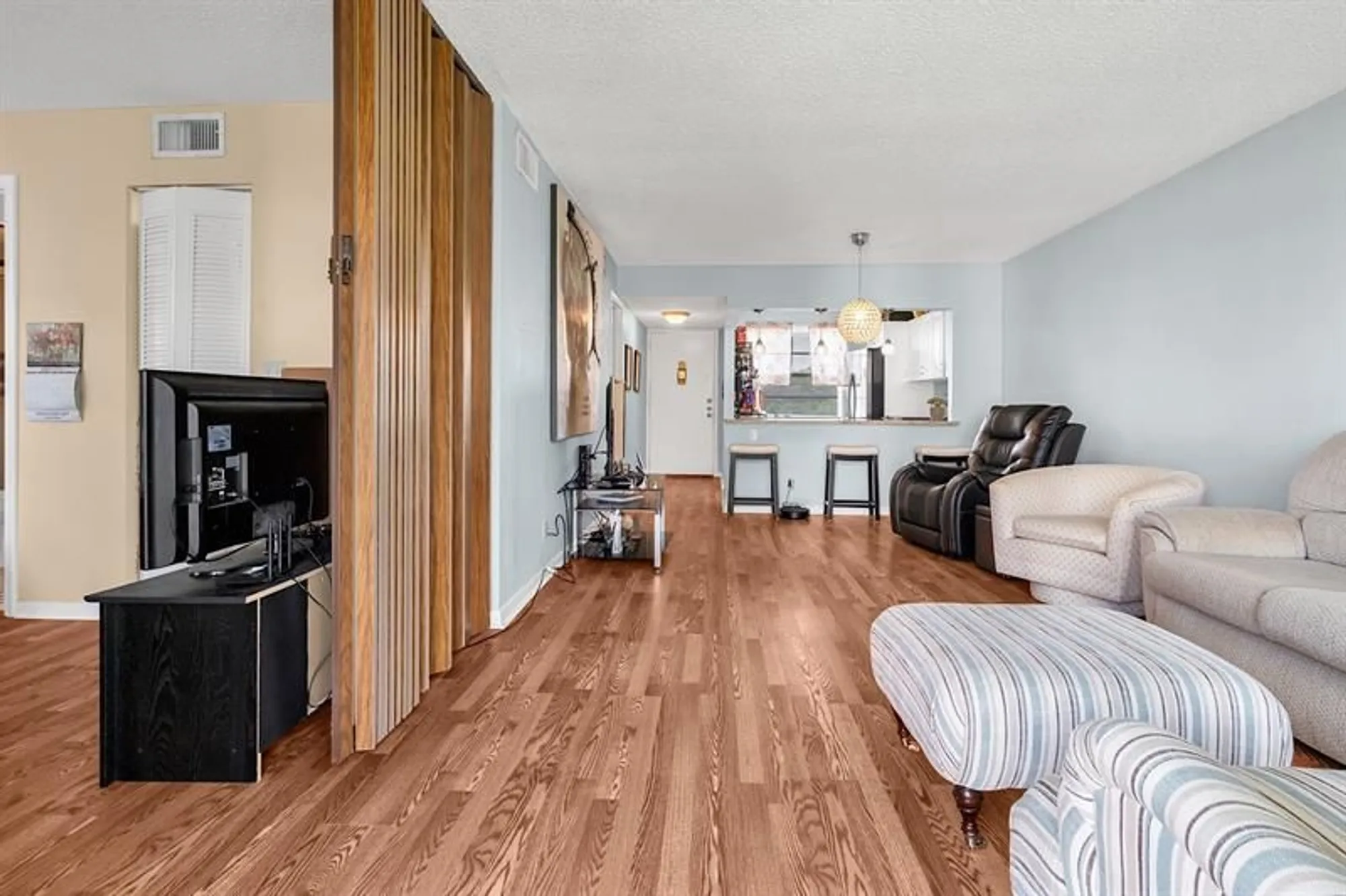 Property Slideshow image 17 of 43 | 3776 inverrary blvd 308r, Lauderhill, FL, 33319