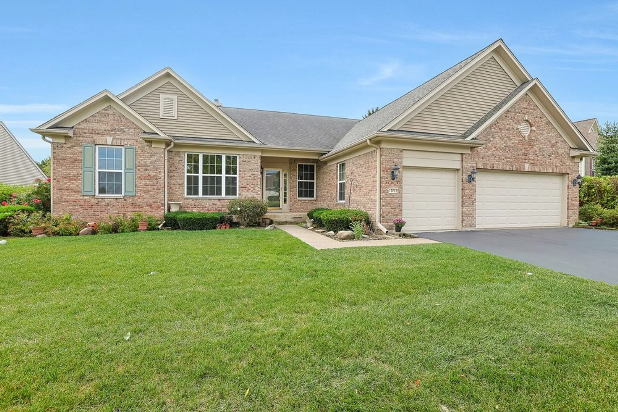 Property Slideshow image 1 of 30 | 13813 roosevelt dr, Huntley, IL, 60142