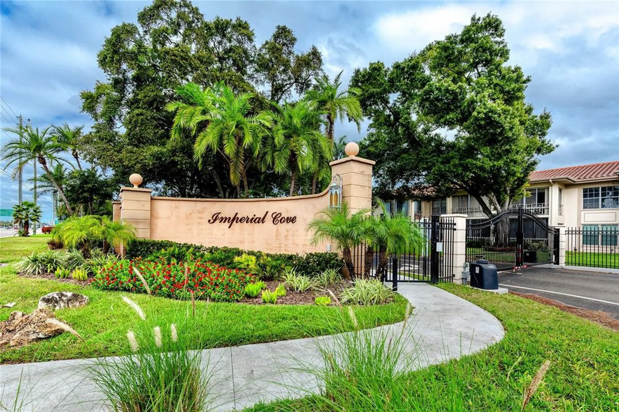 Property Slideshow image 31 of 45 | 19029 us highway 19 n apt 9-607, Clearwater, FL, 33764