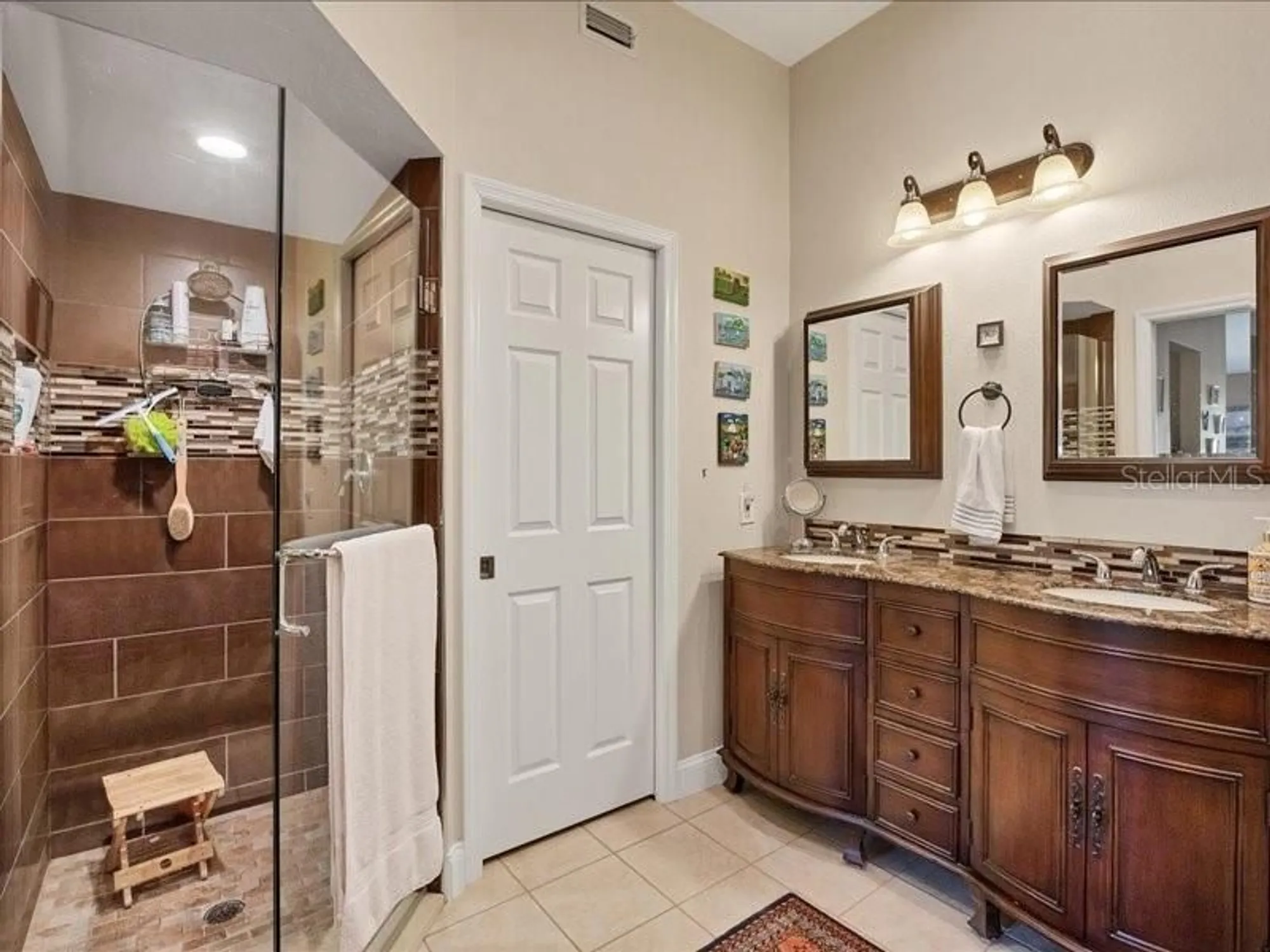Property Slideshow image 23 of 54 | 7724 palm aire ln, Sarasota, FL, 34243