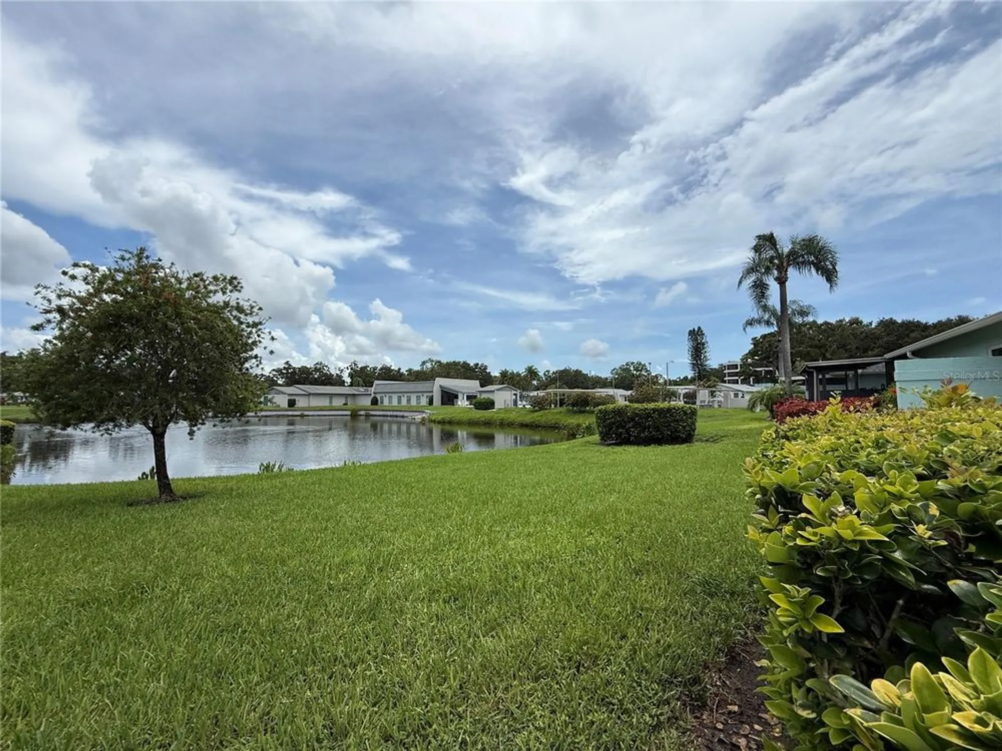 Property Slideshow image 37 of 51 | 2722 sherbrooke ln d, Palm Harbor, FL, 34684