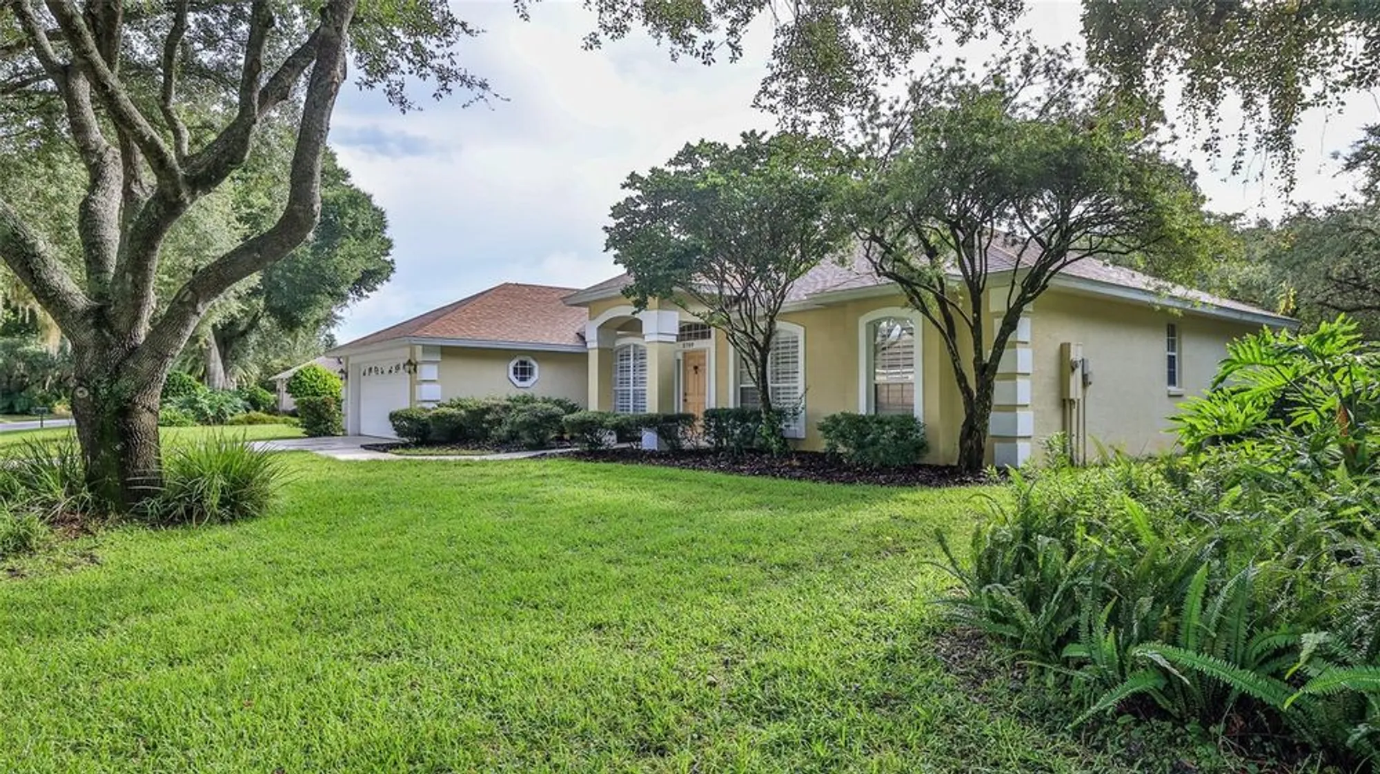 Property Slideshow image 3 of 48 | 3709 donegal cir, Ormond Beach, FL, 32174