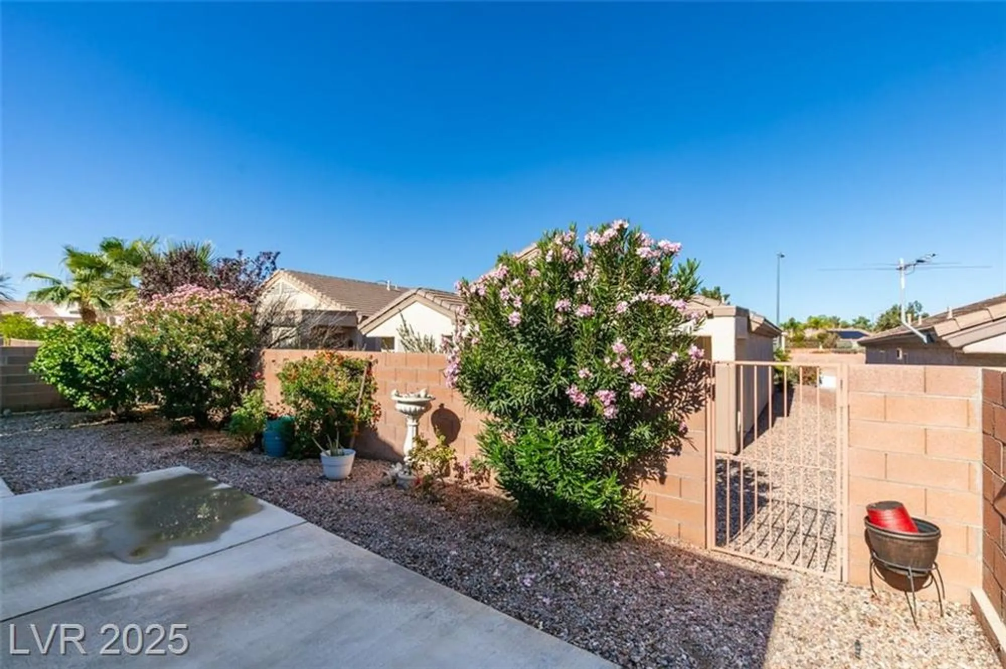 Property Slideshow image 23 of 27 | 2108 eagle watch dr, Henderson, NV, 89012
